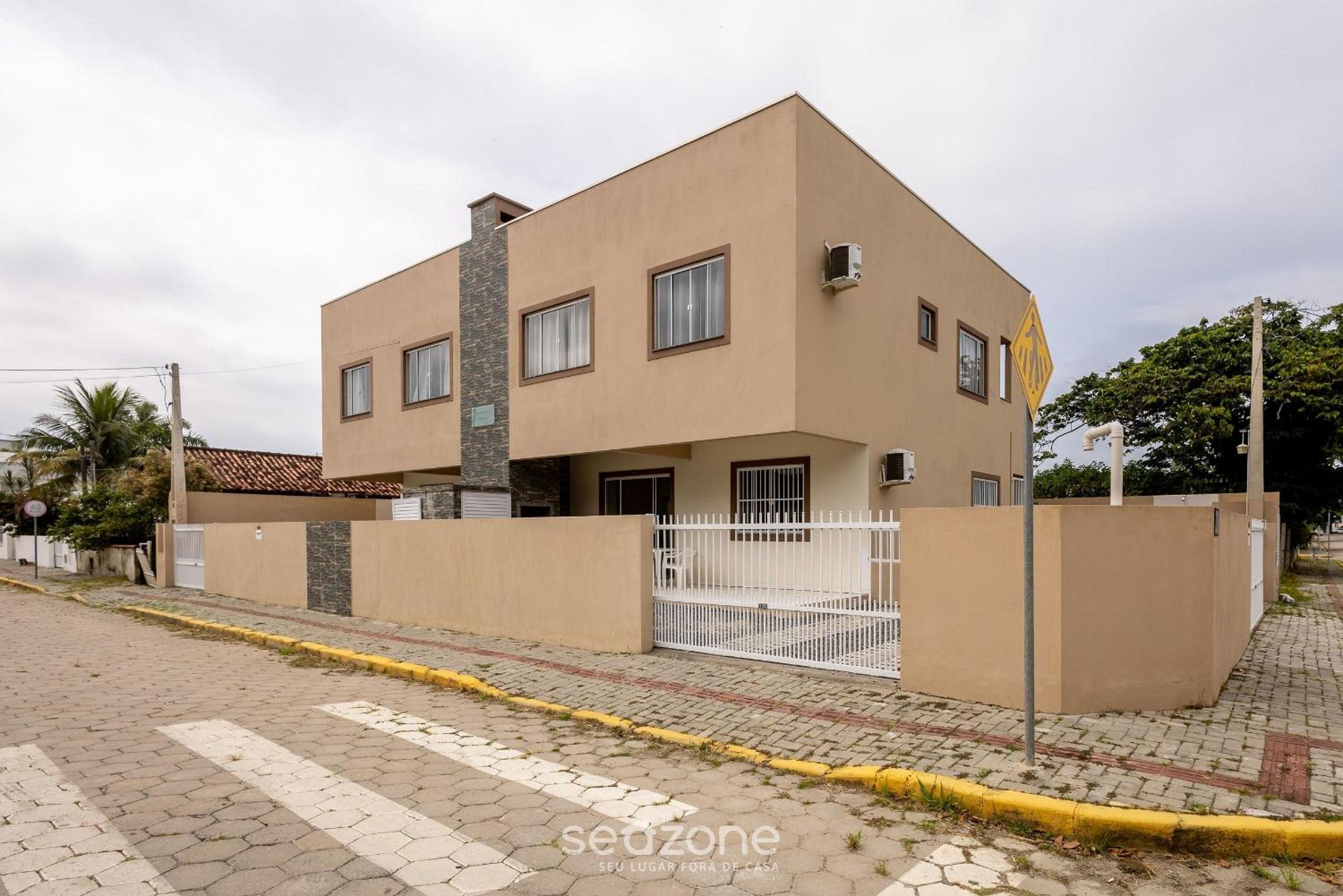 RHE’s - Apt 2 min from the beach in Bombinhas