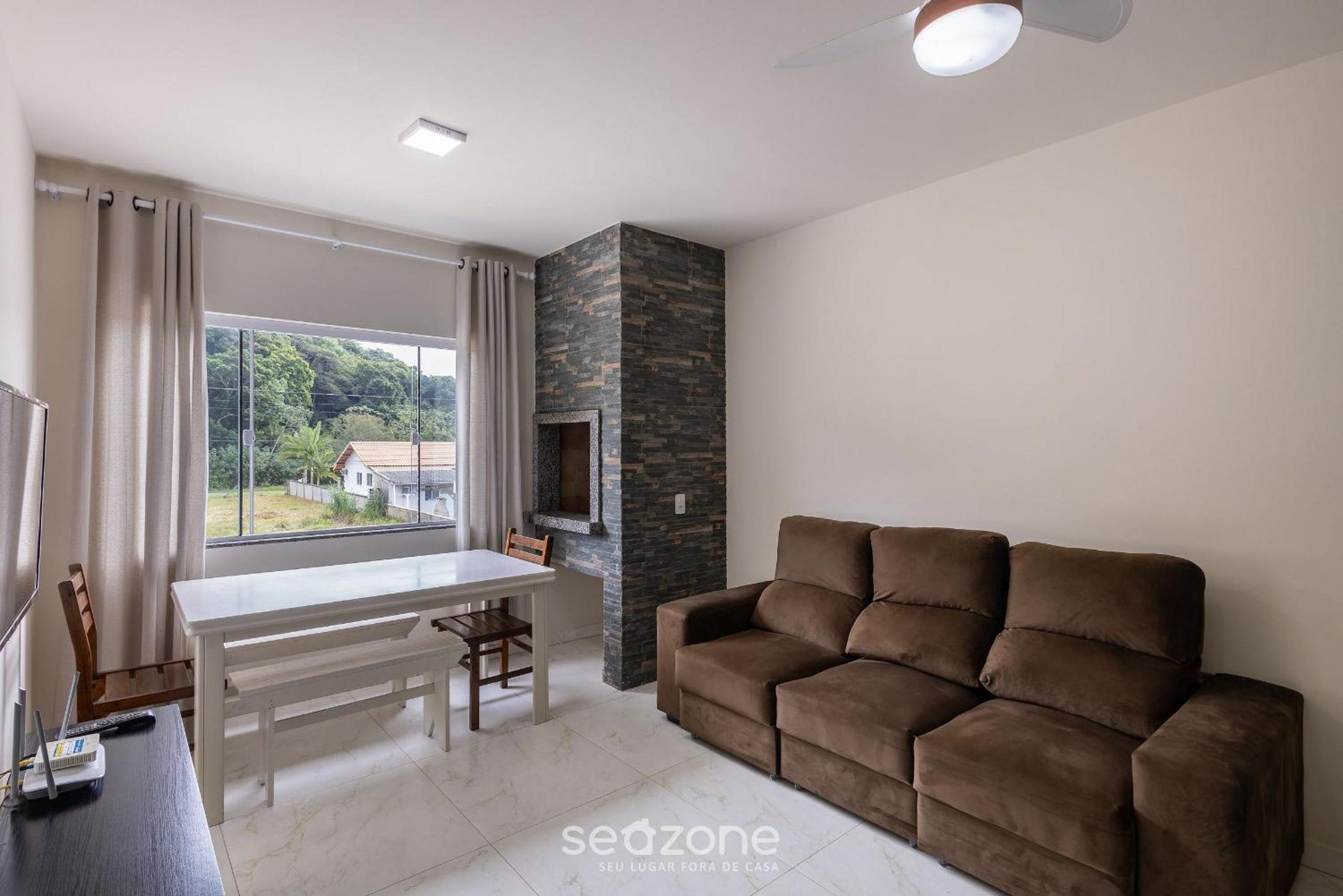 RHE’s - Apt 2 min from the beach in Bombinhas