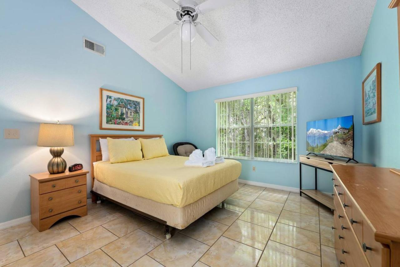 Spacious Bright Close to Disney with Pool and Gym view 4