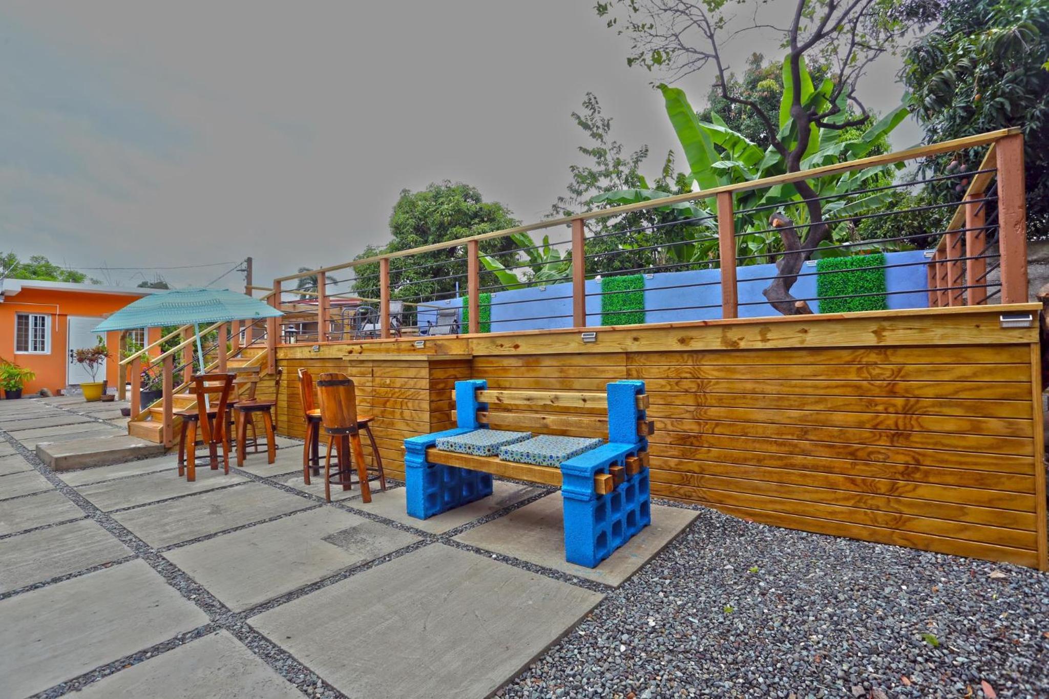 Private 1-Bedroom Villa with Pool & View in Kingston