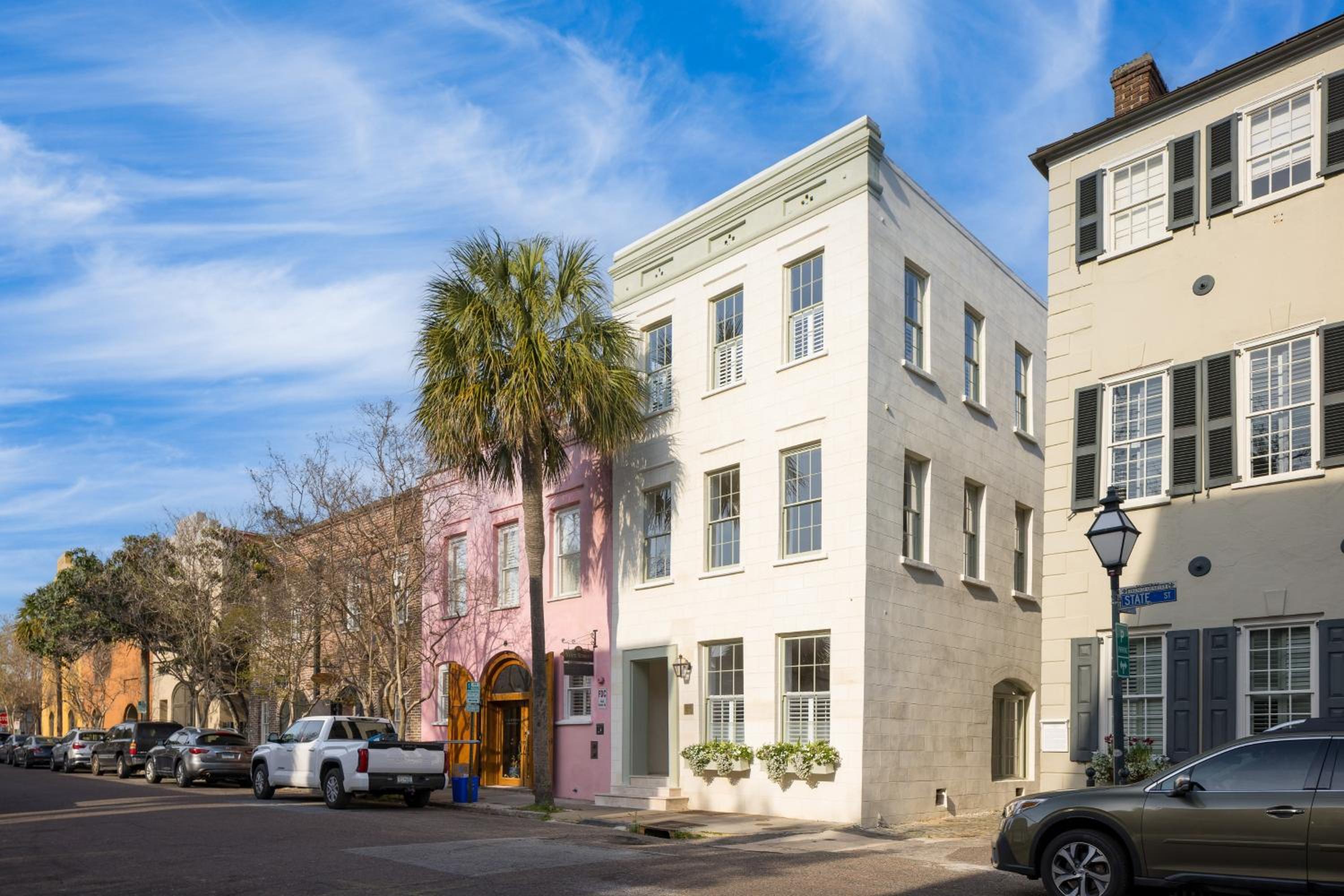 State St B by AvantStay French Quarter Rooftop Aesthetic Design