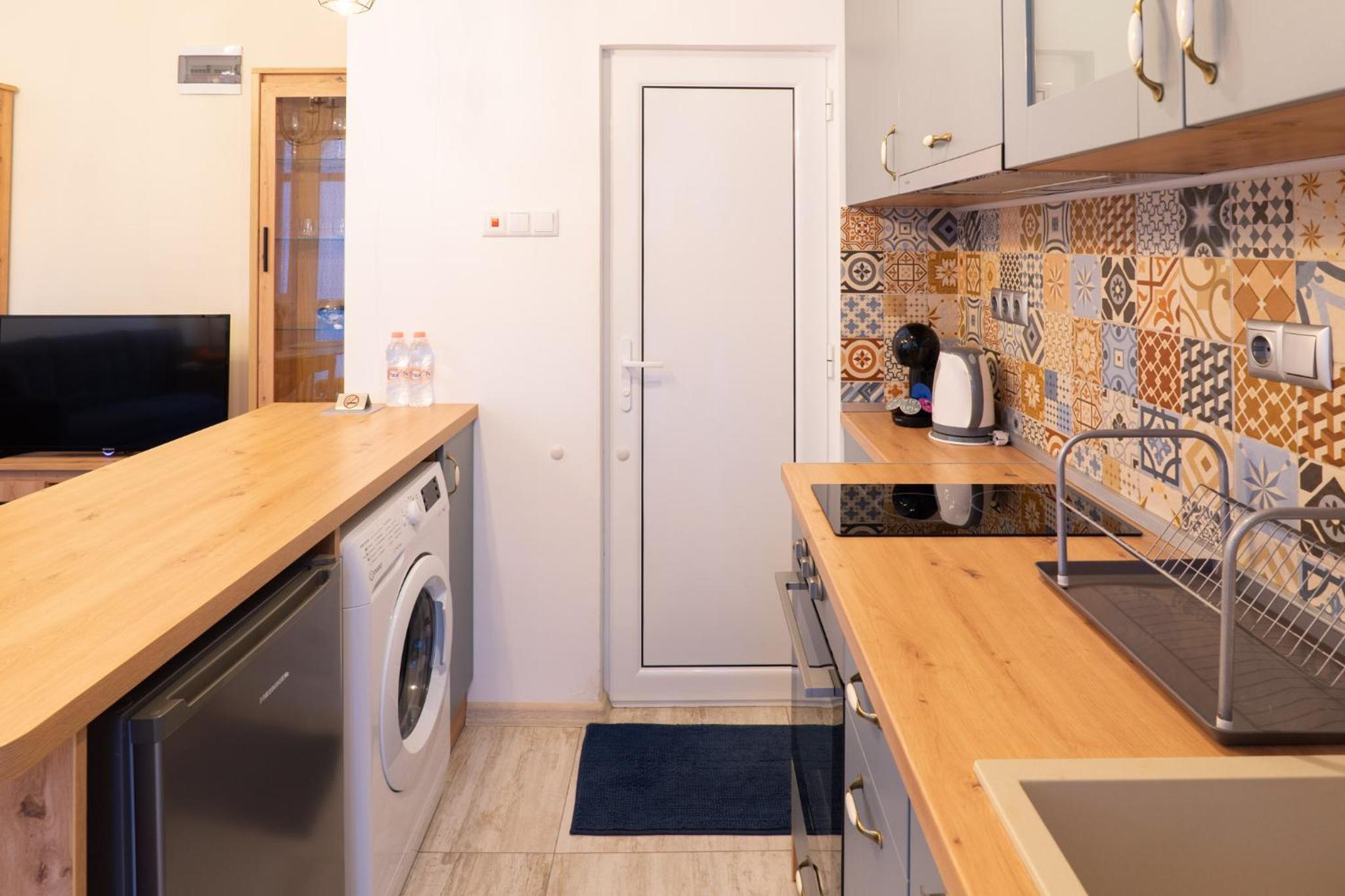 Seaside Estate - Cozy and Romantic - Public Parking Nearby