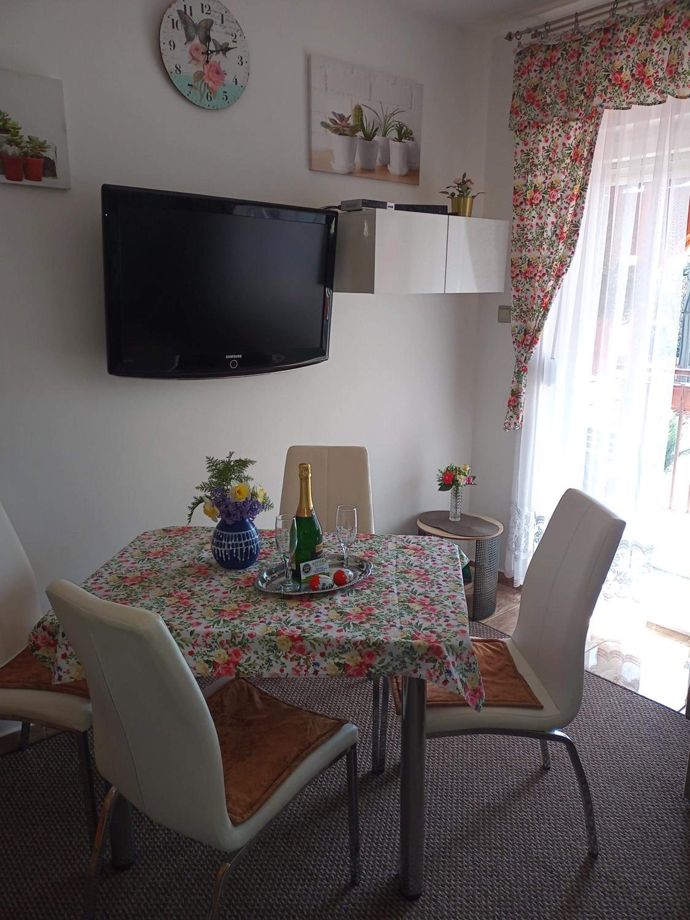 Riviera Apartman view 3