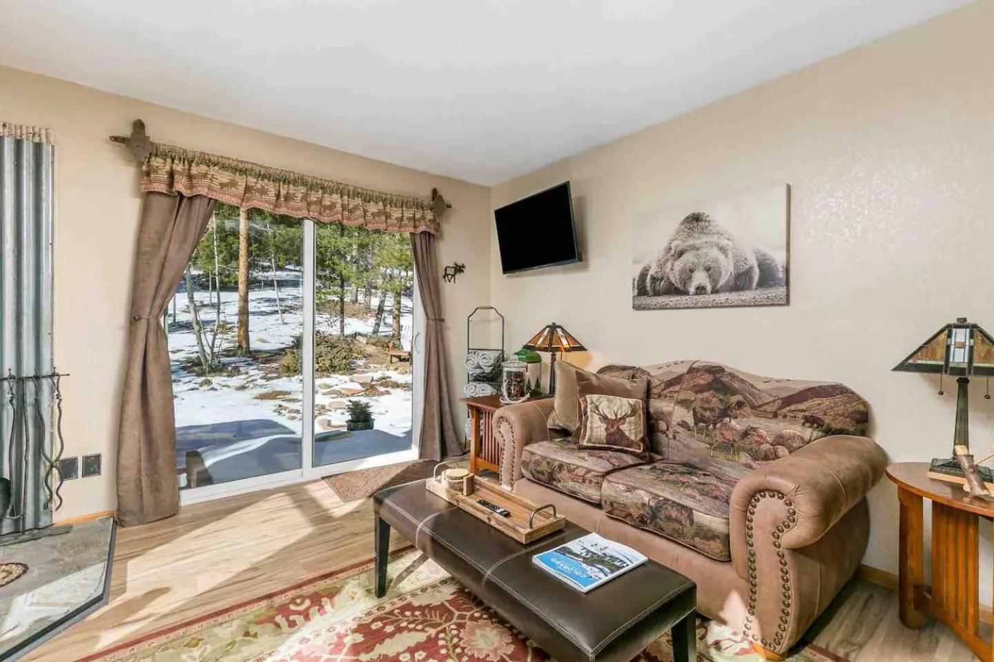 Family & Dog Welcoming Lodge with Hot Tub & Games view 5