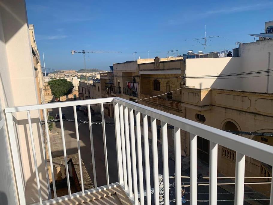 Comfortable ! Stylish ! Fully Air Conditioned ! view 4