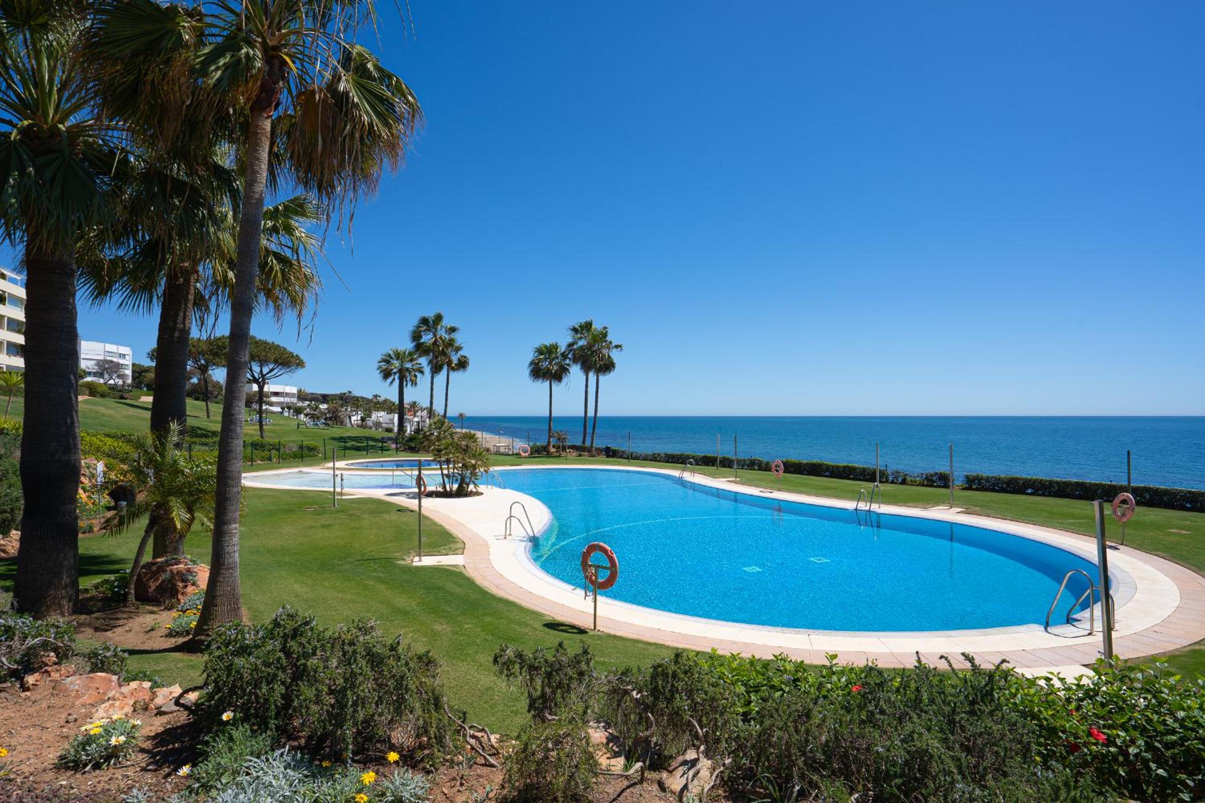 Beach-line apartment