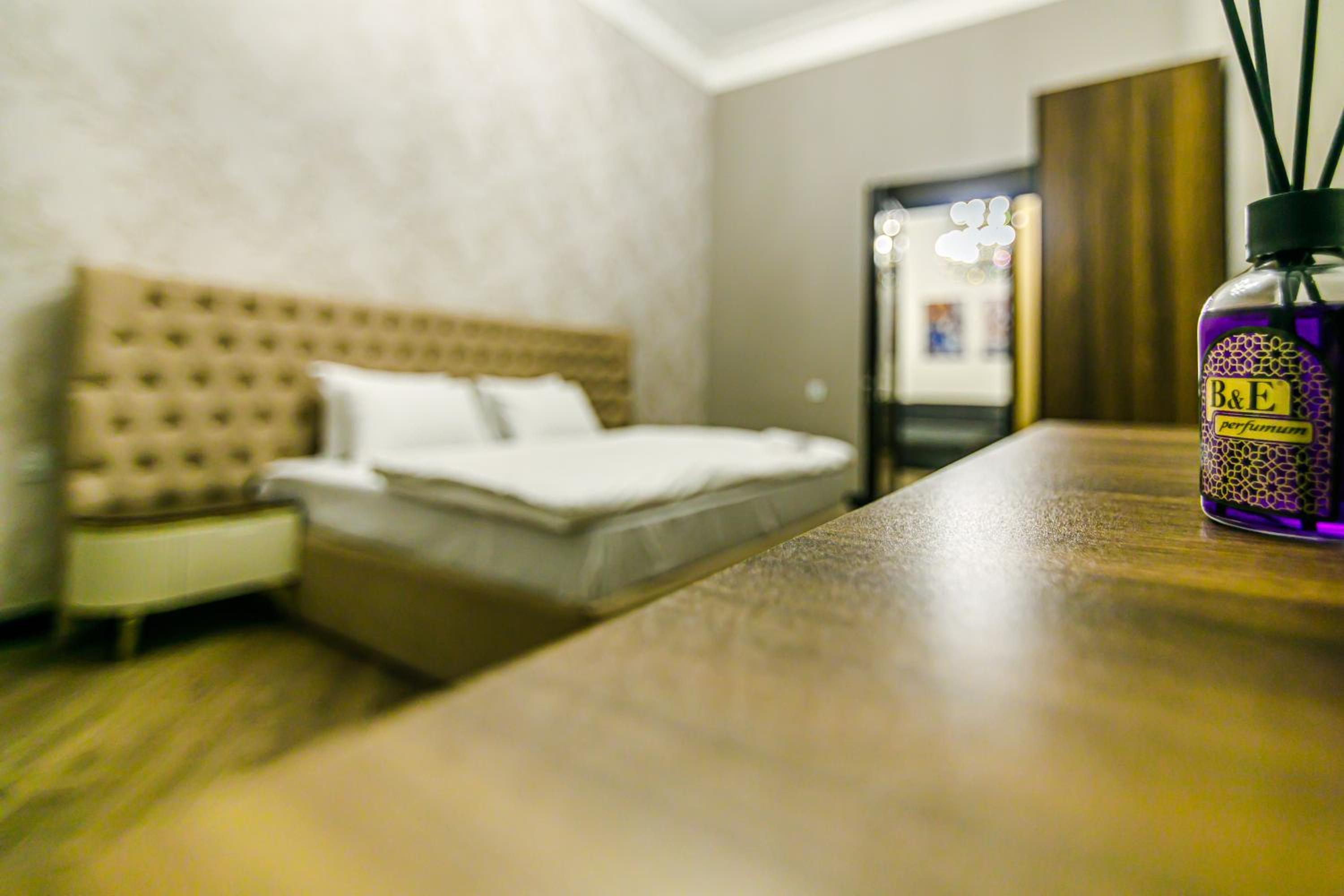 Apartment on Nizami 93
