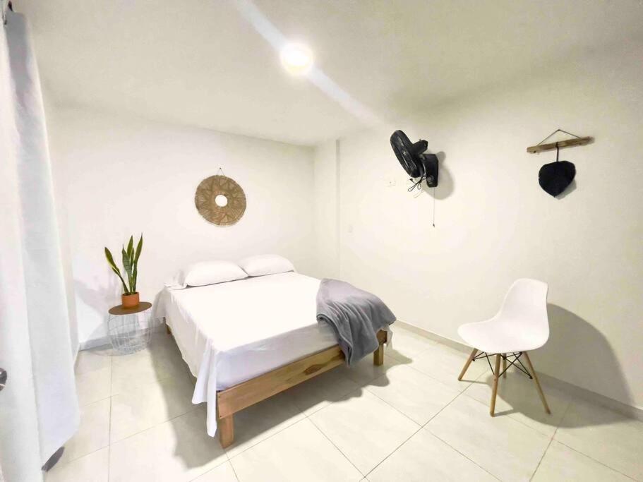 Apartamento a 1 cuadra vía Barichara, con cine.