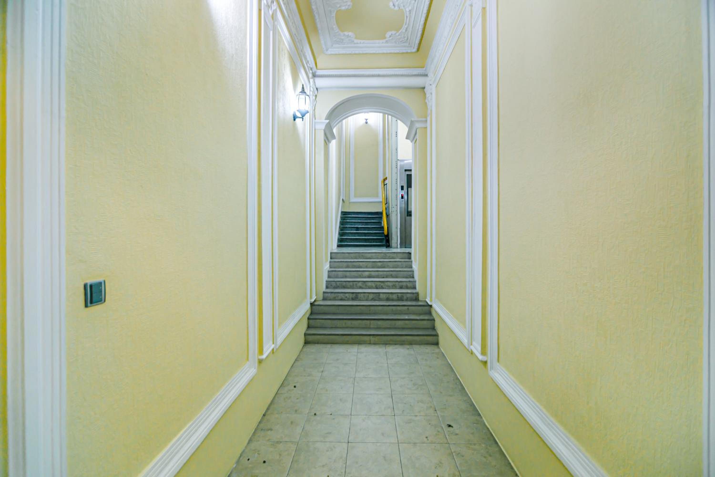 Apartment on Nizami 93