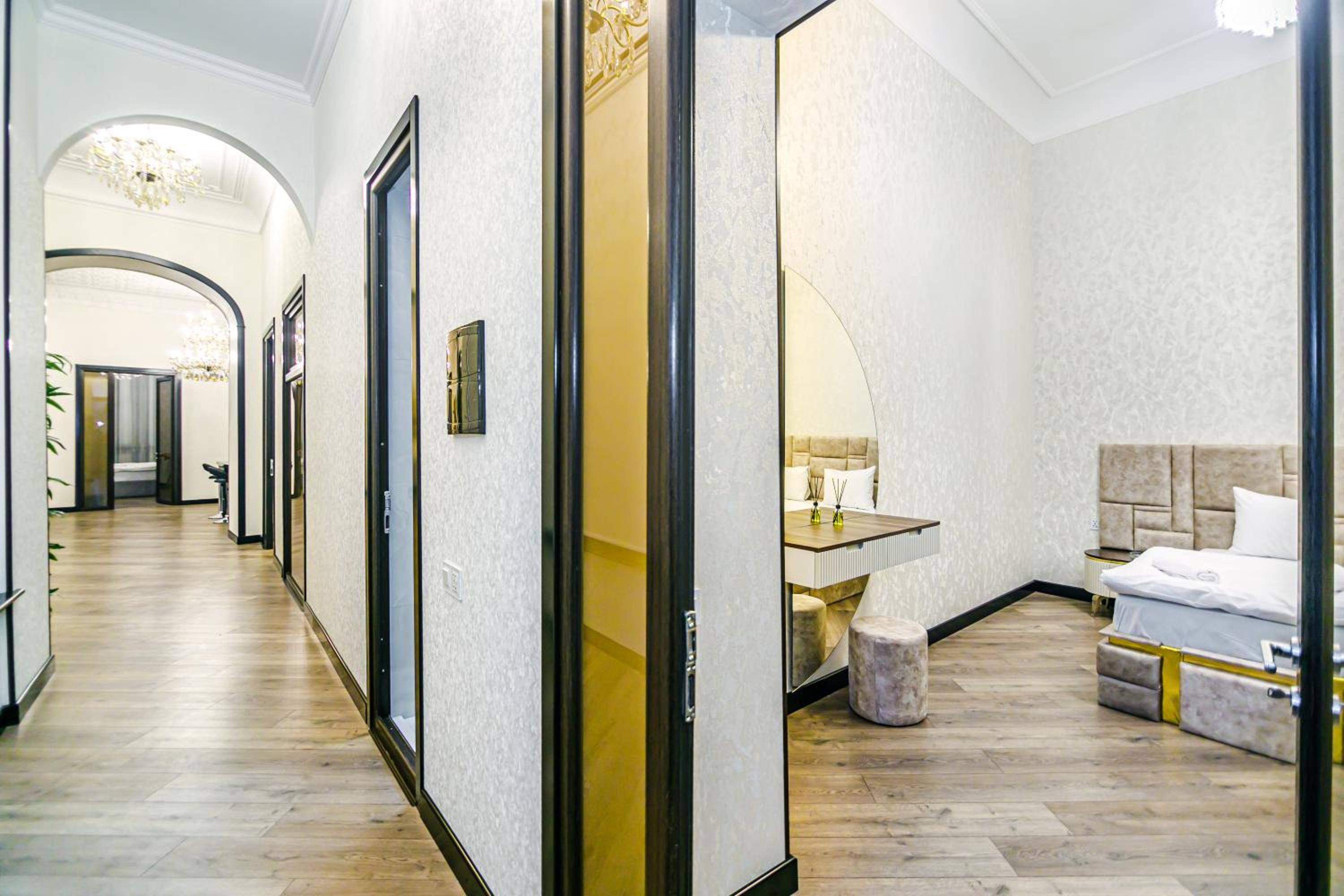 Apartment on Nizami 93
