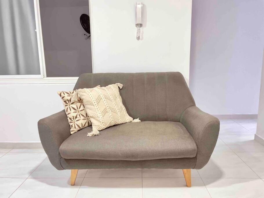 Apartamento a 1 cuadra vía Barichara, con cine.