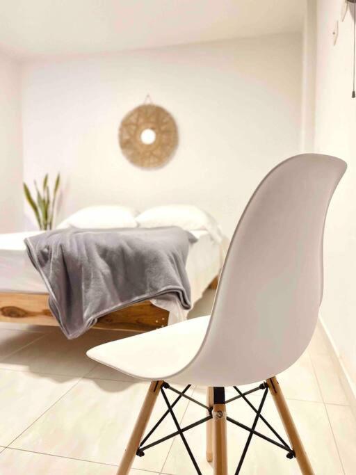 Apartamento a 1 cuadra vía Barichara, con cine.