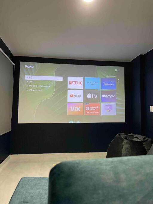 Apartamento a 1 cuadra vía Barichara, con cine.