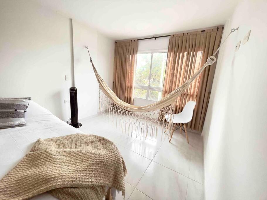 Apartamento a 1 cuadra vía Barichara, con cine.