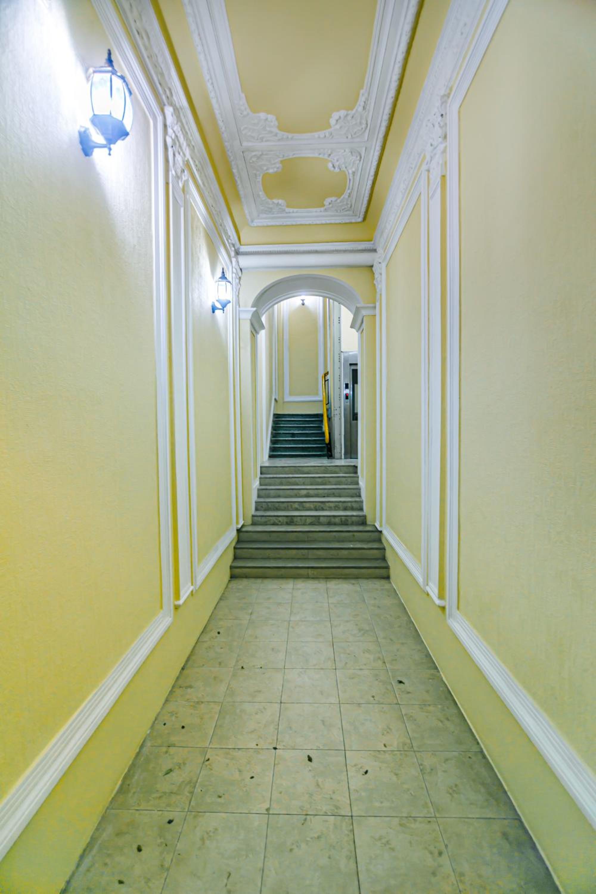 Apartment on Nizami 93