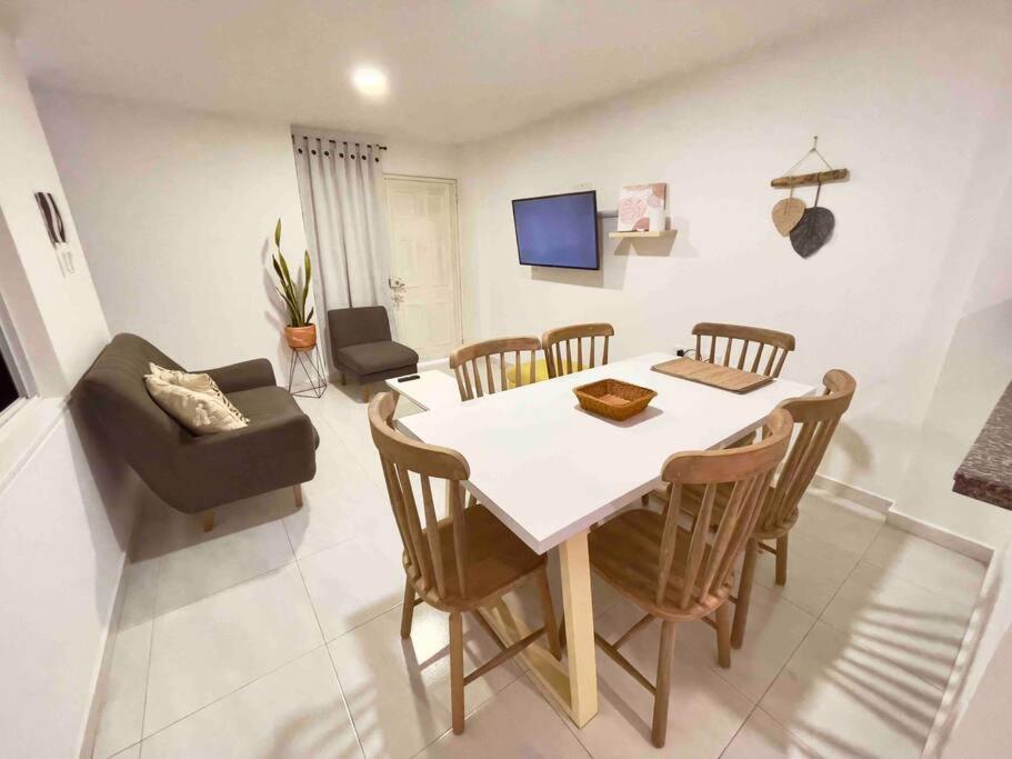 Apartamento a 1 cuadra vía Barichara, con cine.