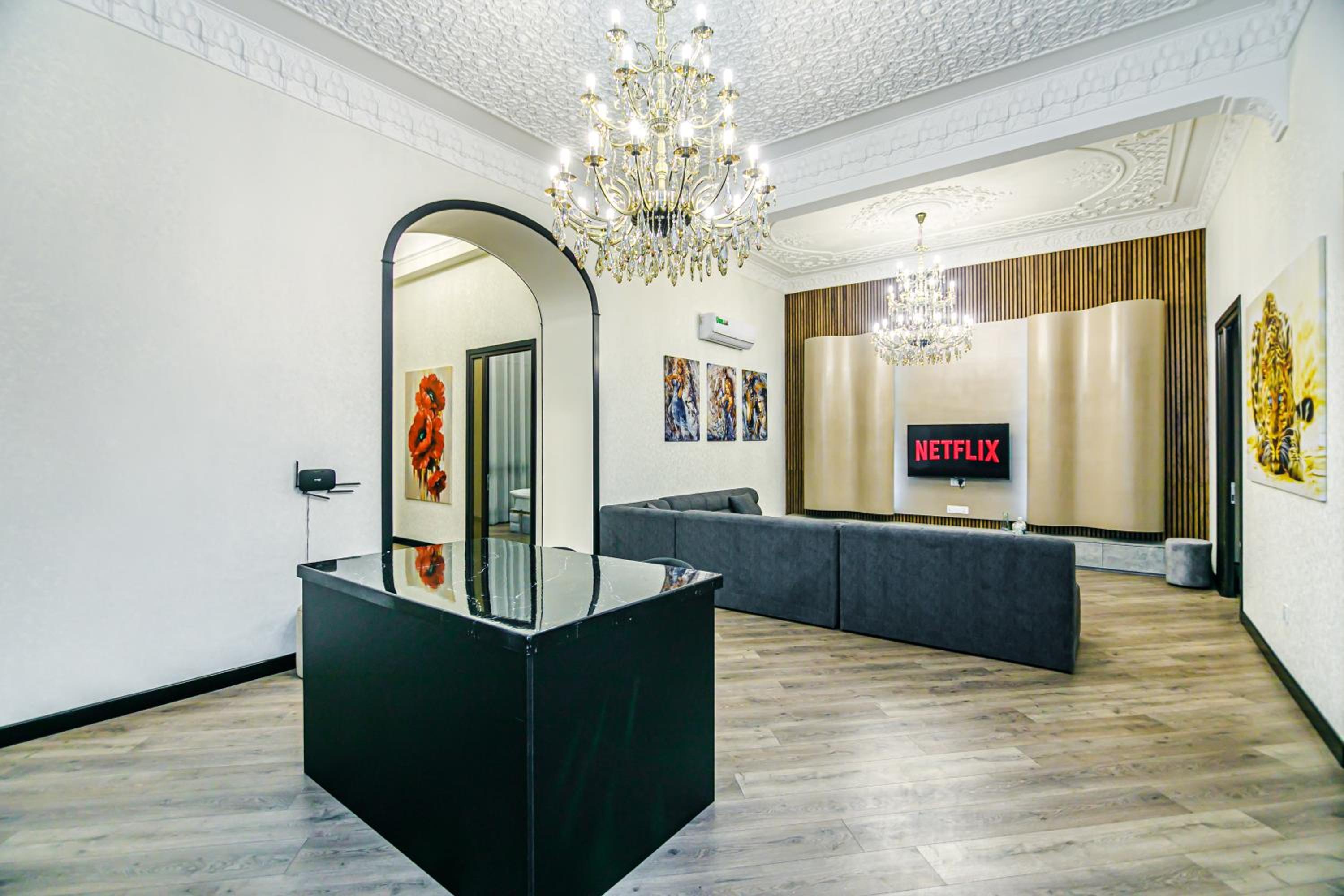 Apartment on Nizami 93