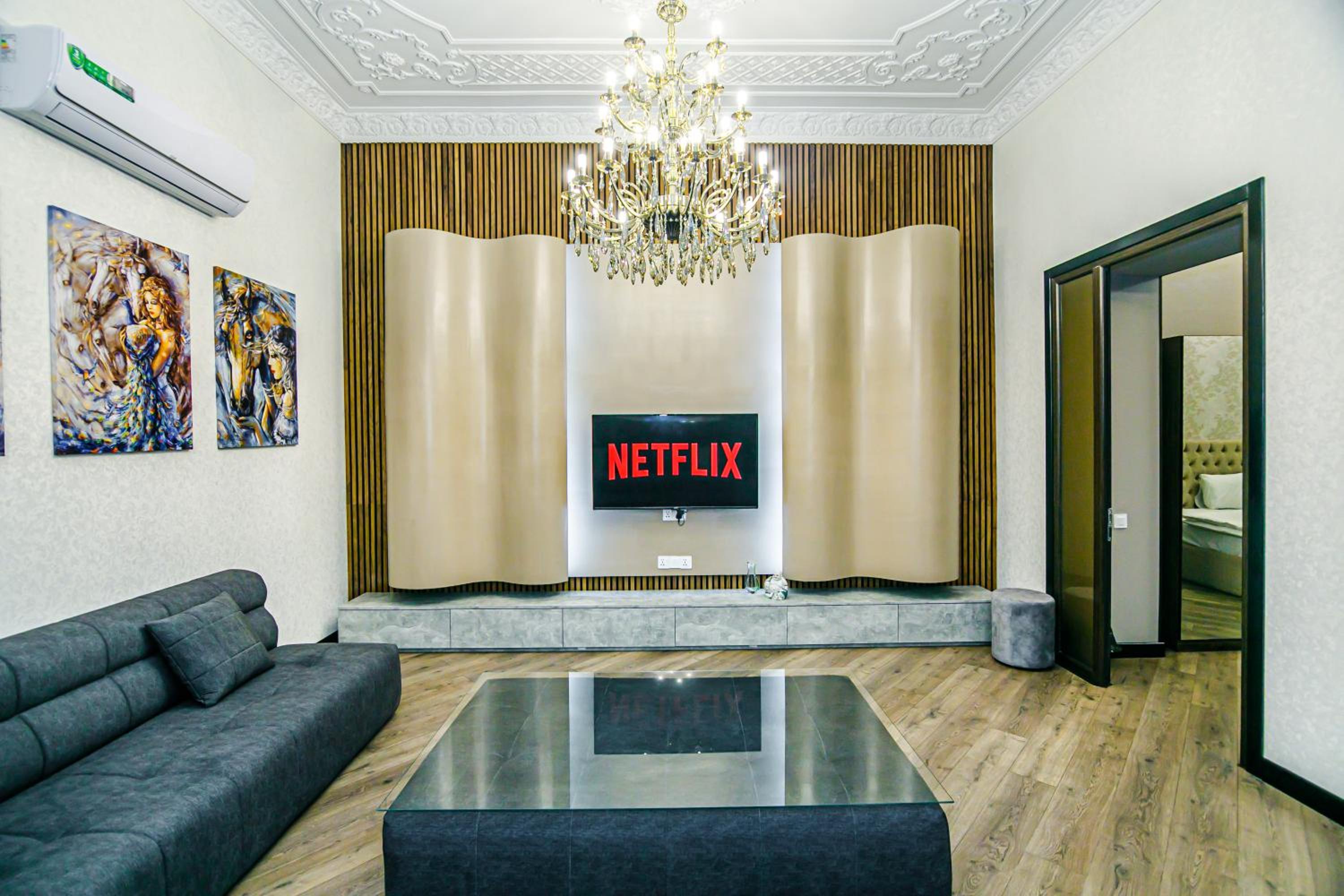 Apartment on Nizami 93