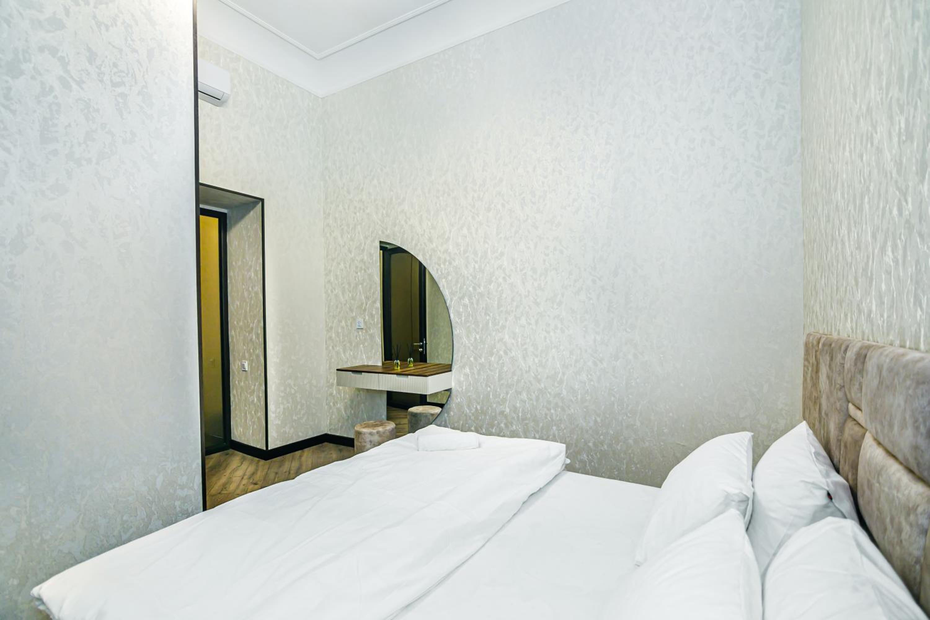 Apartment on Nizami 93