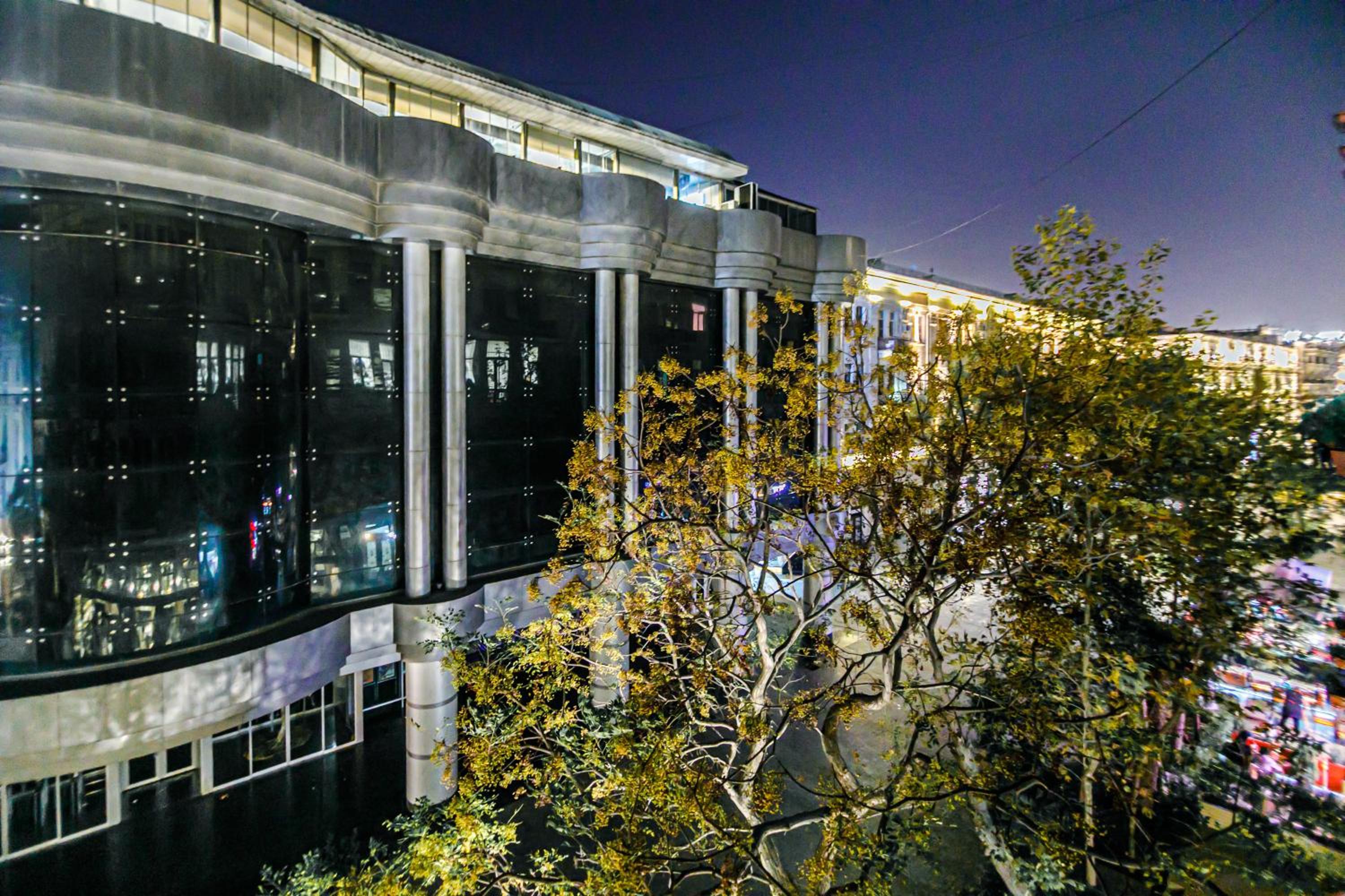 Apartment on Nizami 93