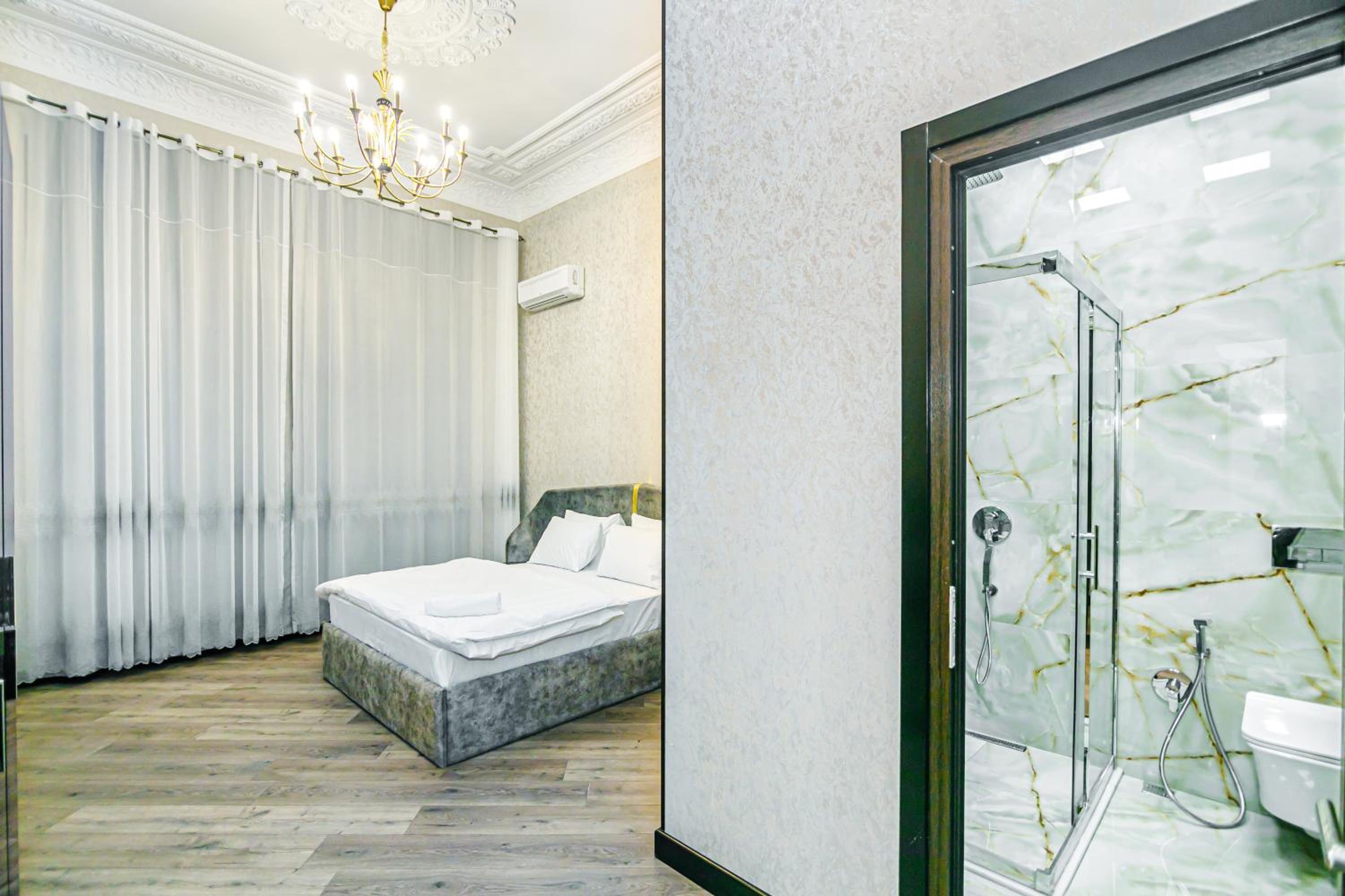 Apartment on Nizami 93