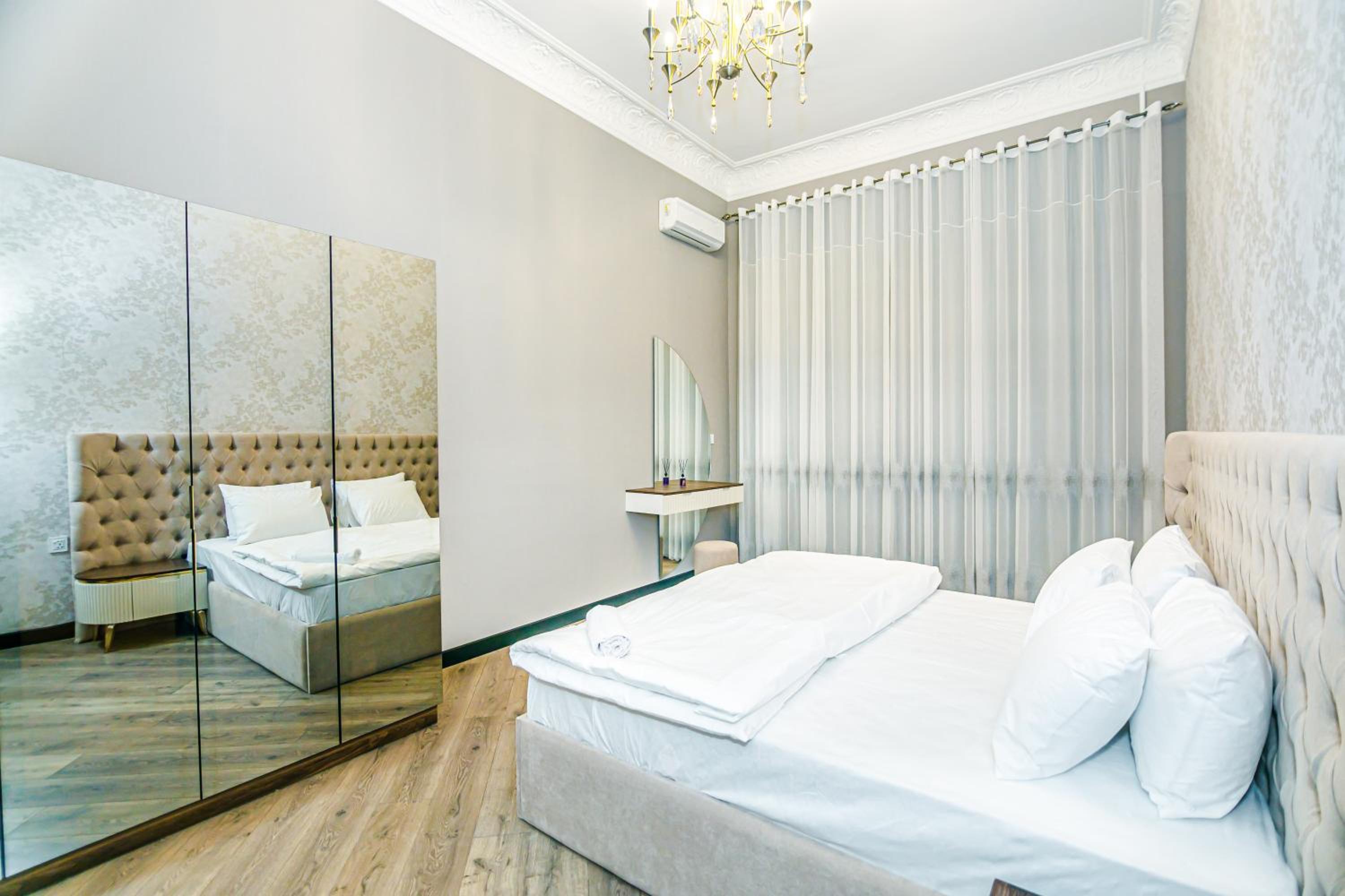 Apartment on Nizami 93