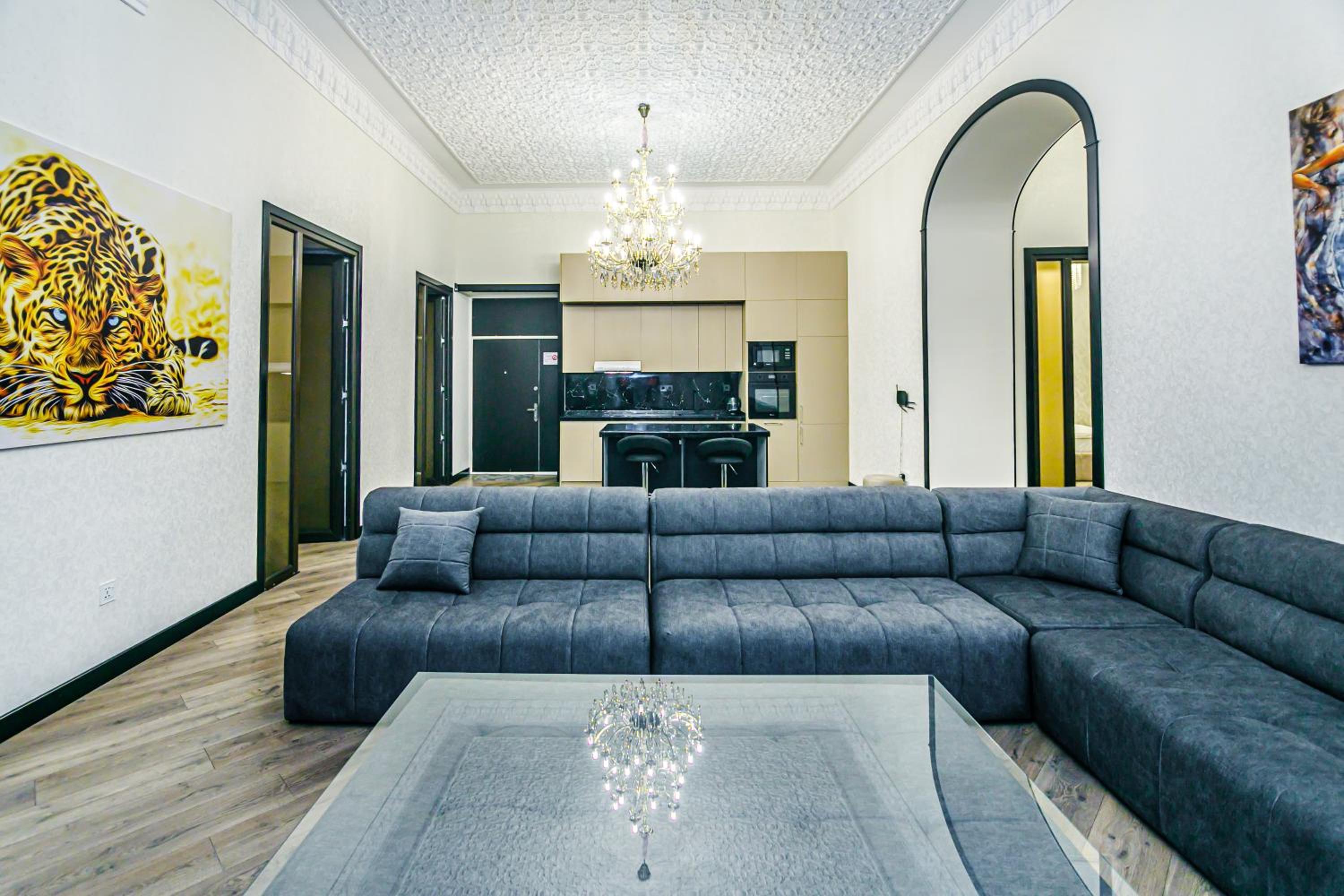Apartment on Nizami 93