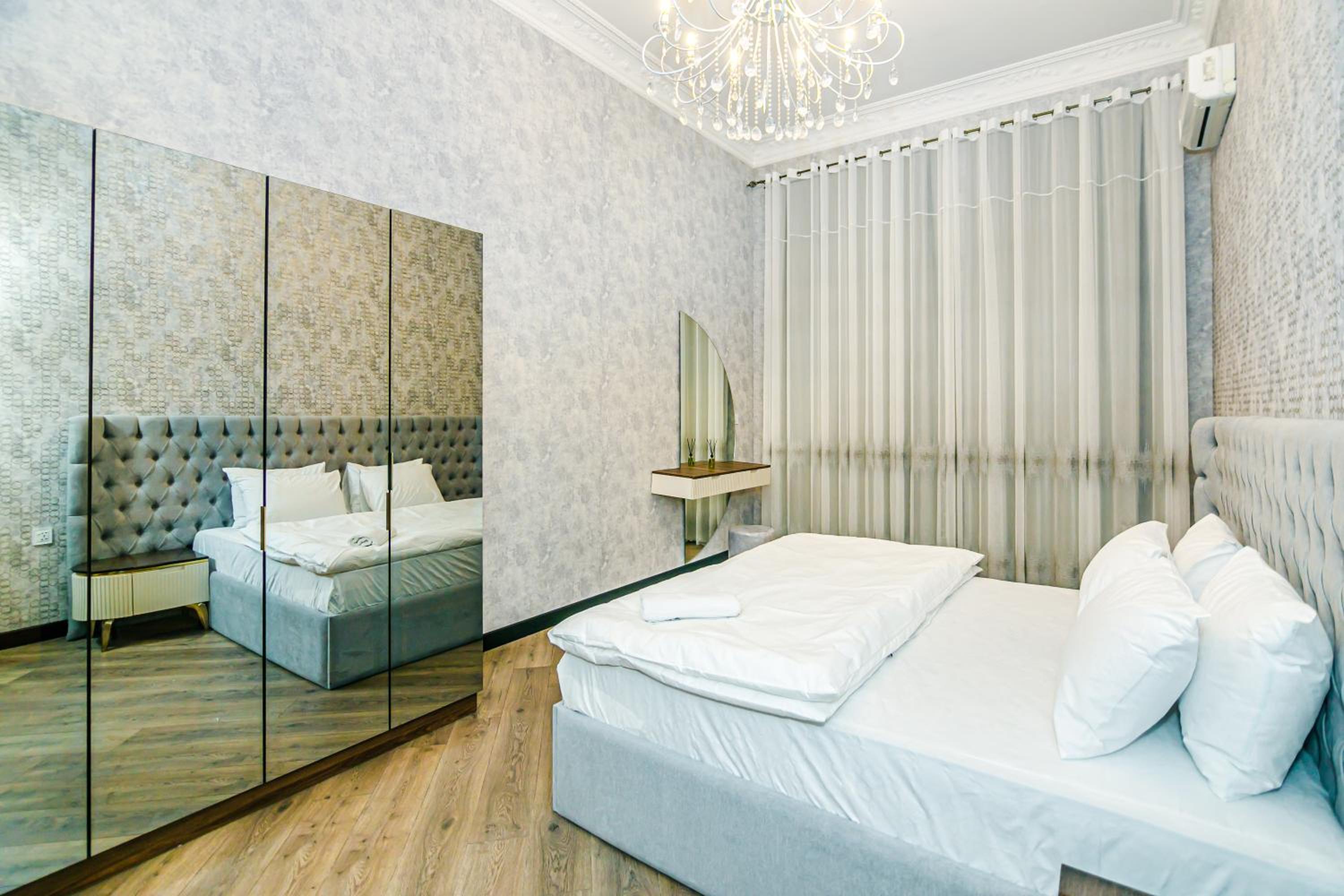 Apartment on Nizami 93