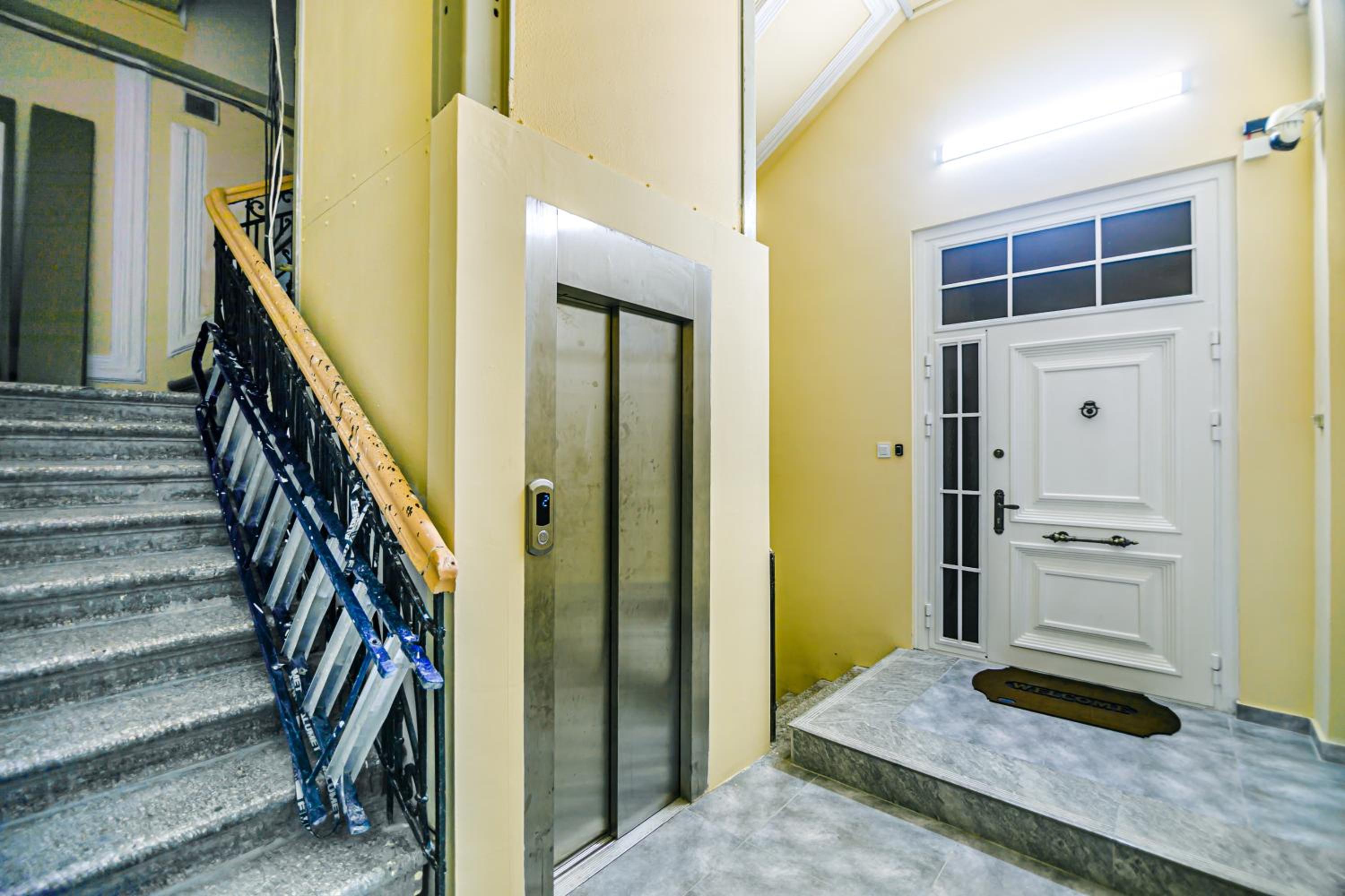 Apartment on Nizami 93