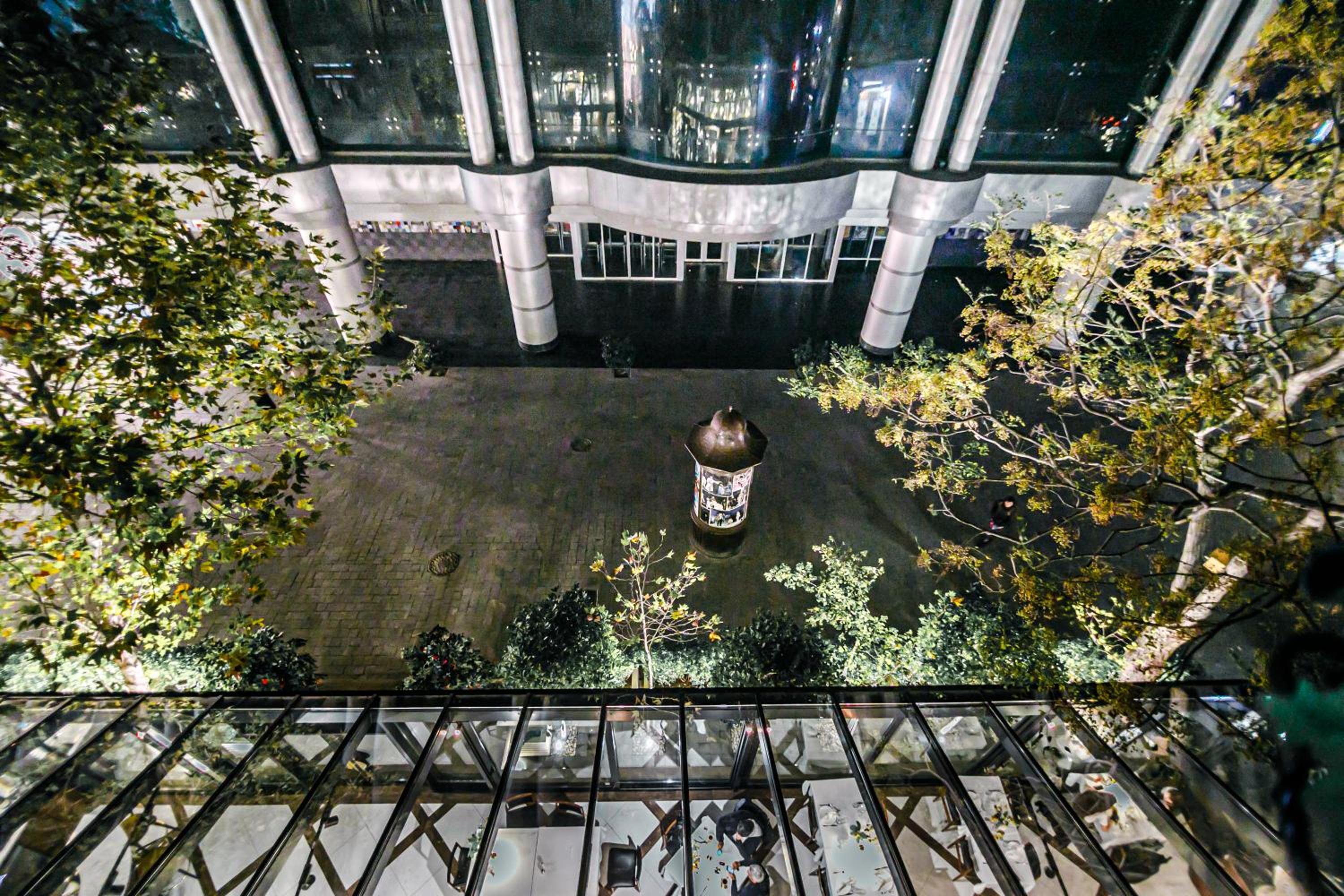 Apartment on Nizami 93