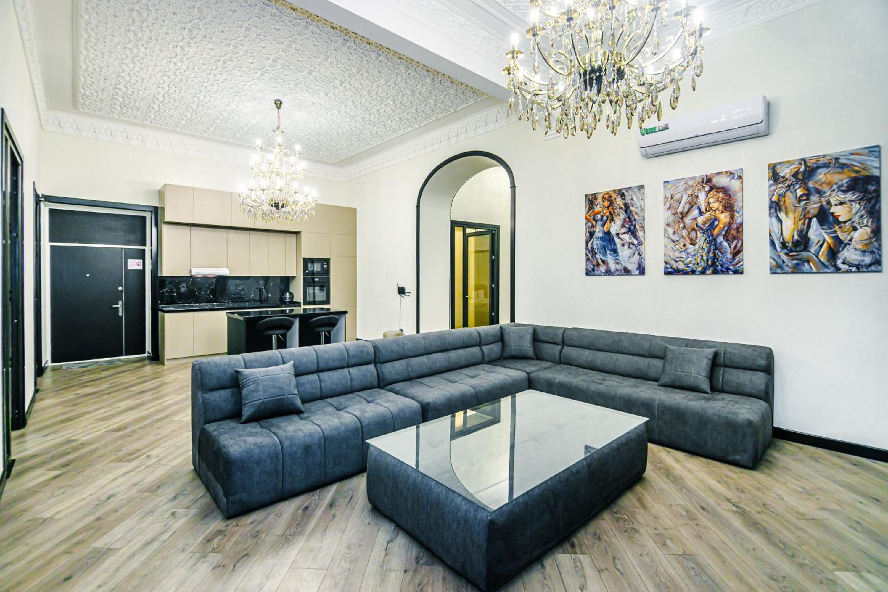 Apartment on Nizami 93