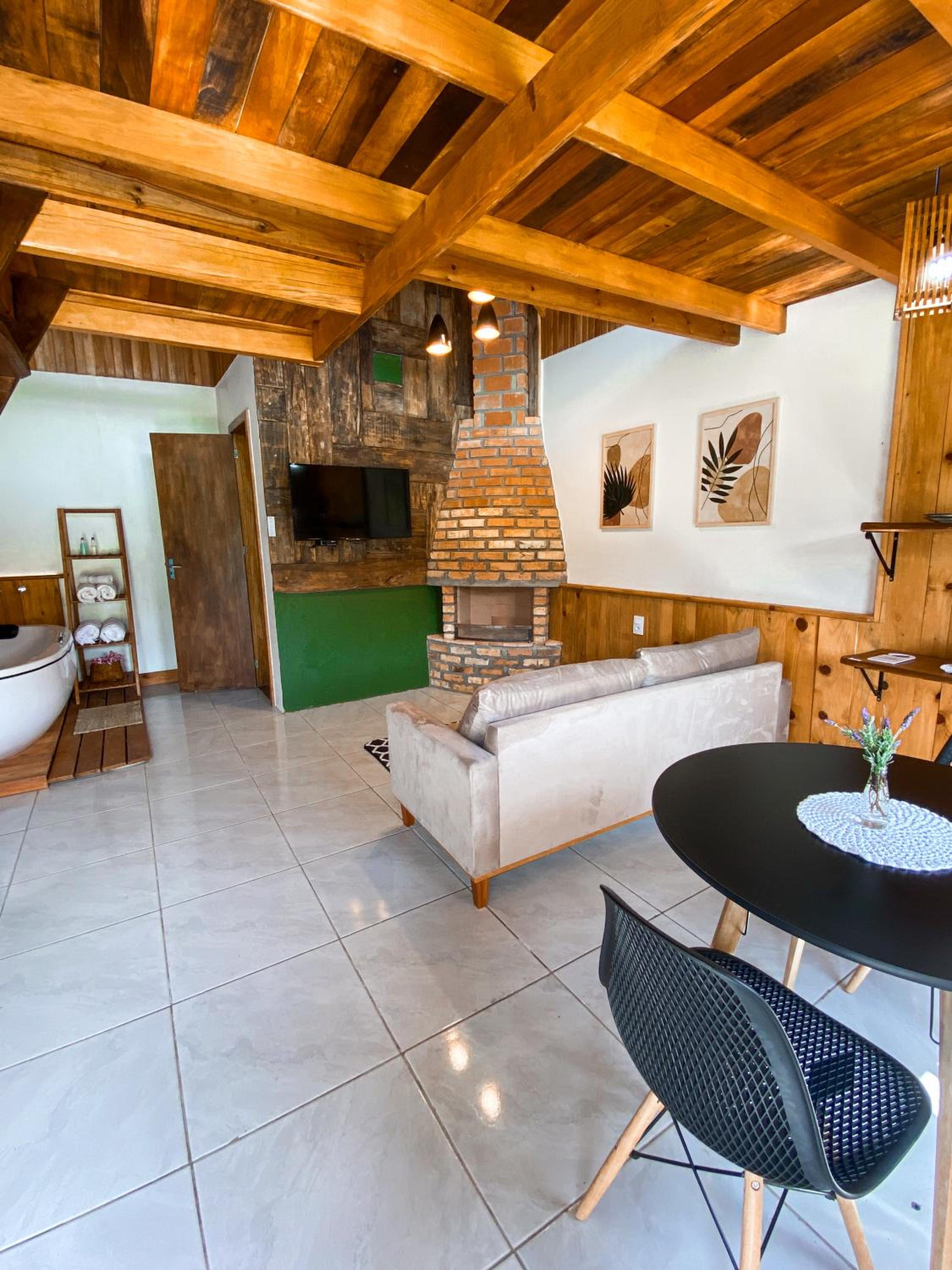 Pousada Rural Pavão - Suites e Chalés