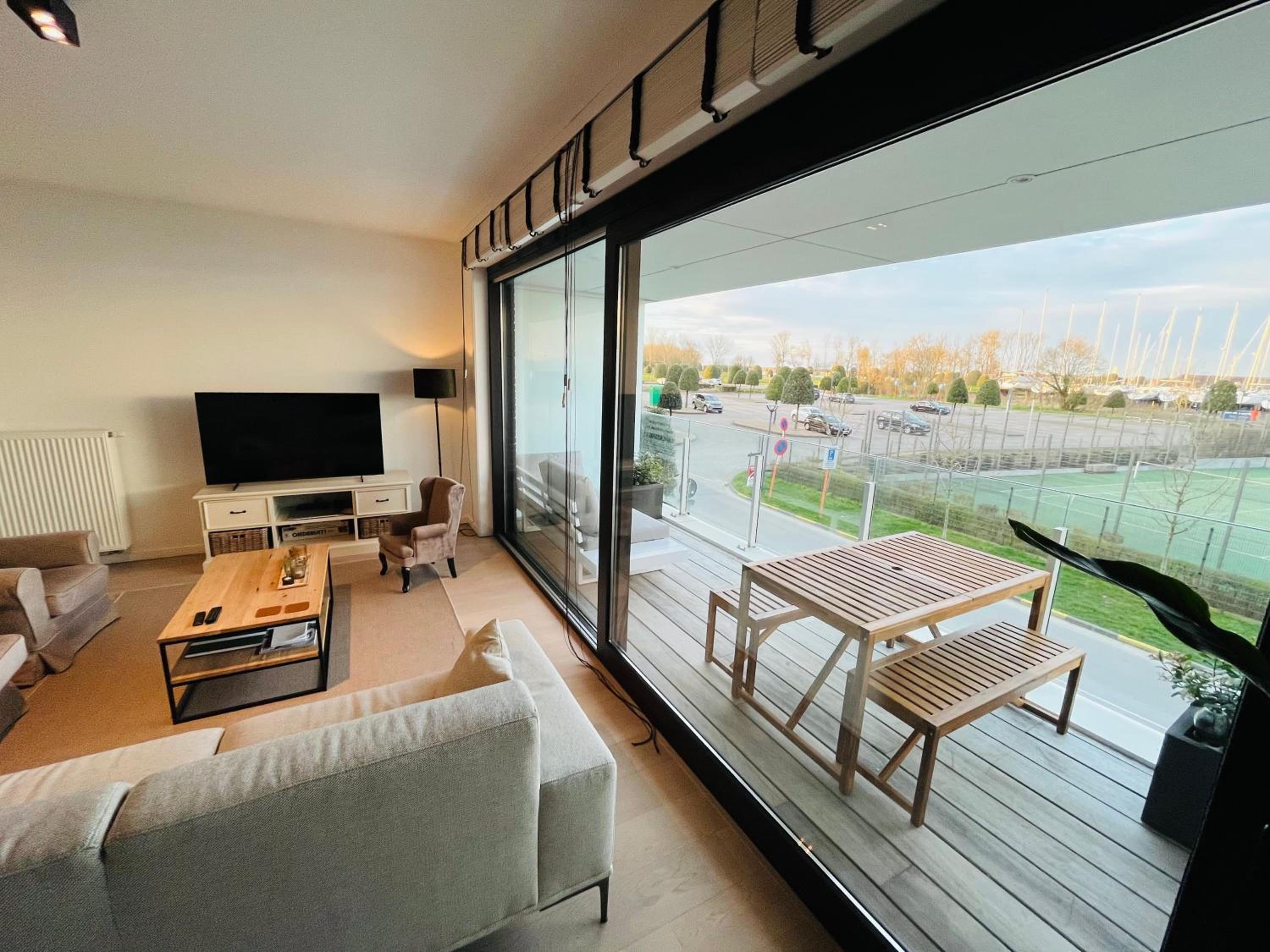 Ruim en modern appartement ideaal gelegen tussen zee en jachthaven