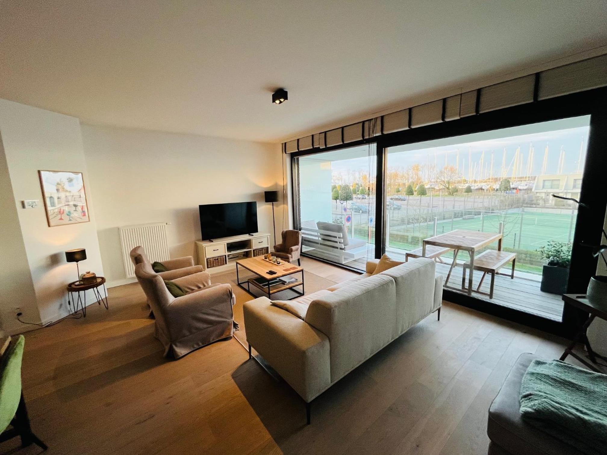 Ruim en modern appartement ideaal gelegen tussen zee en jachthaven
