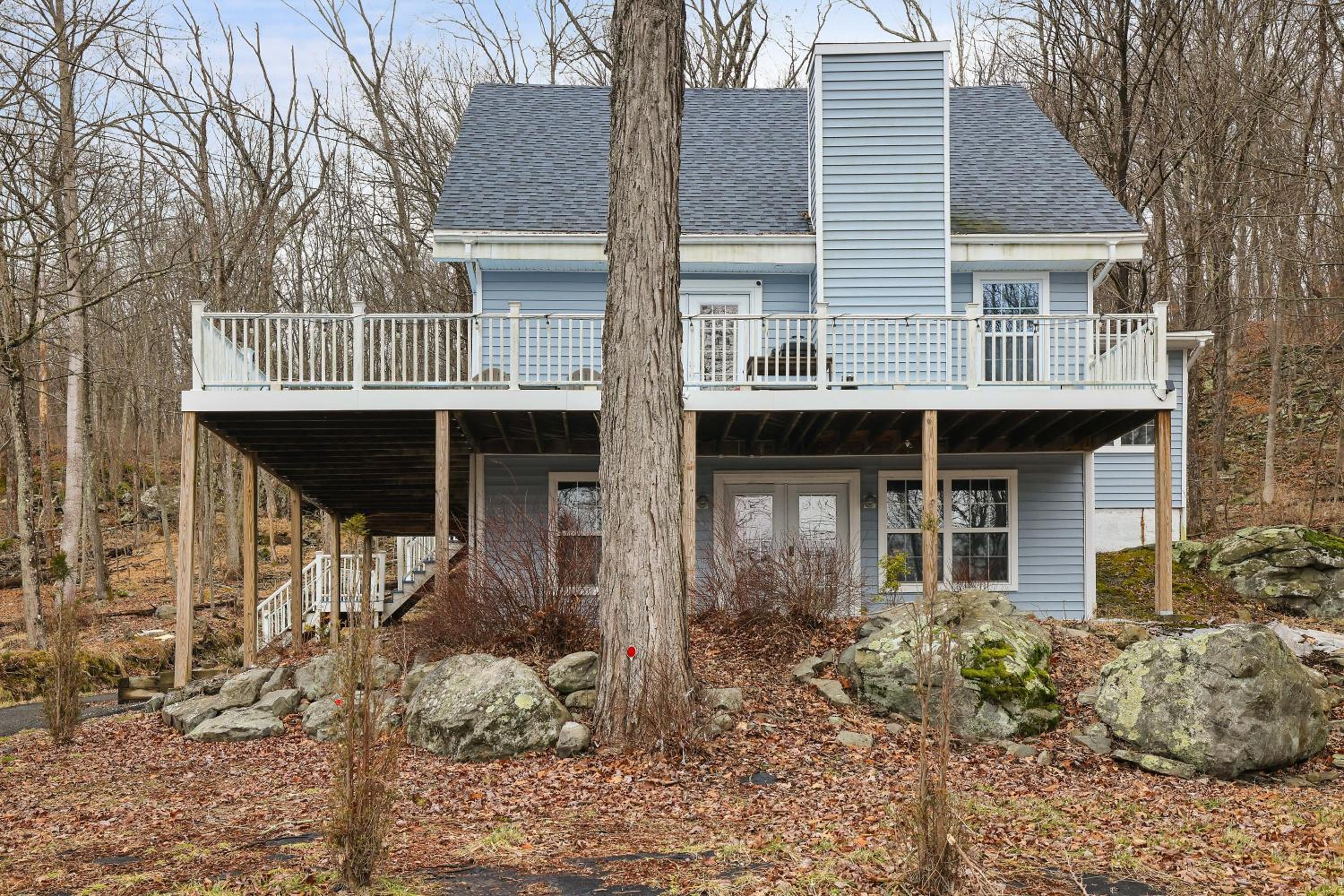 Large home in community w/pools&skiing in Bushkill, US