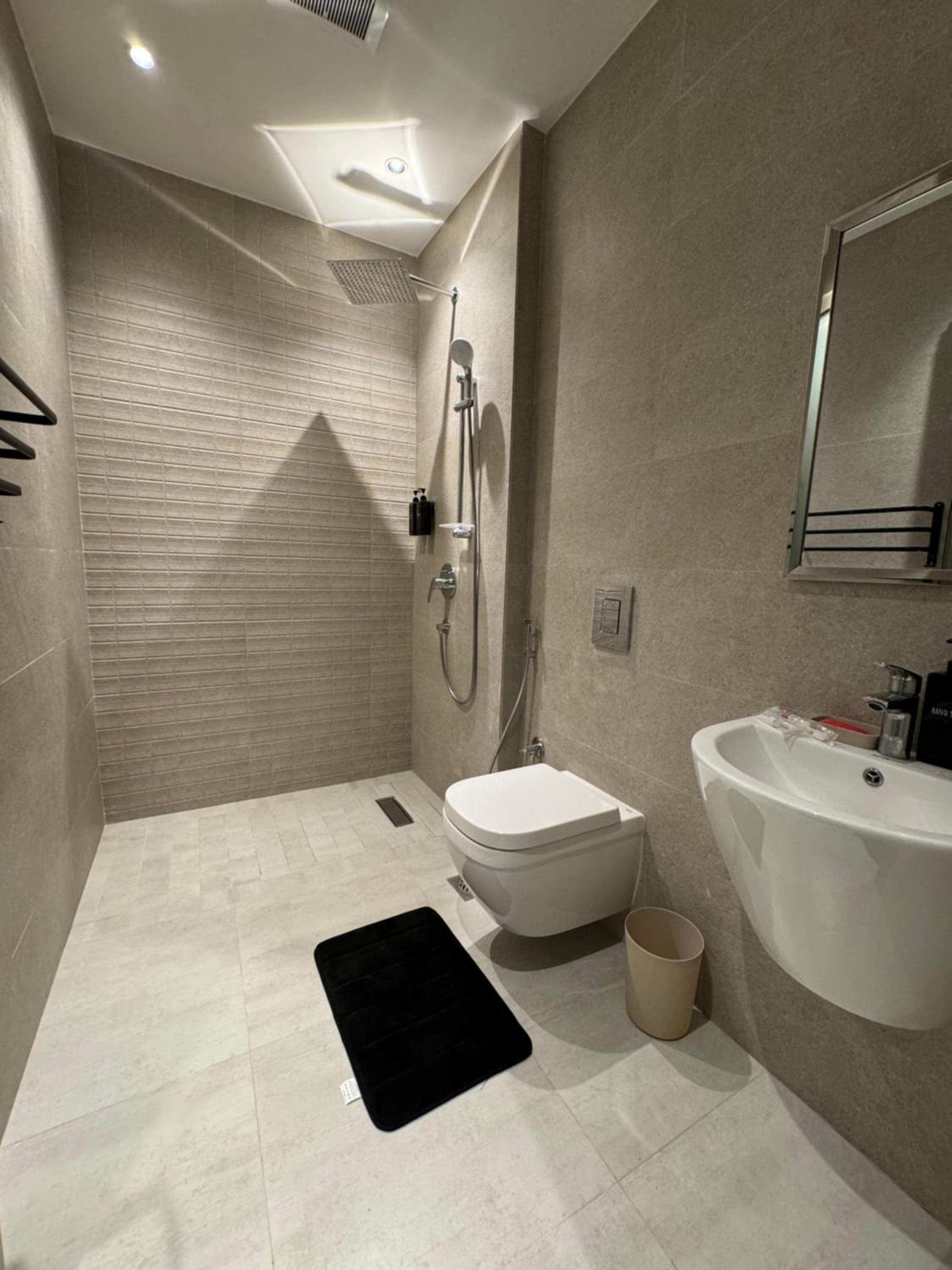 Luxury condo in almalqa near Boulevard