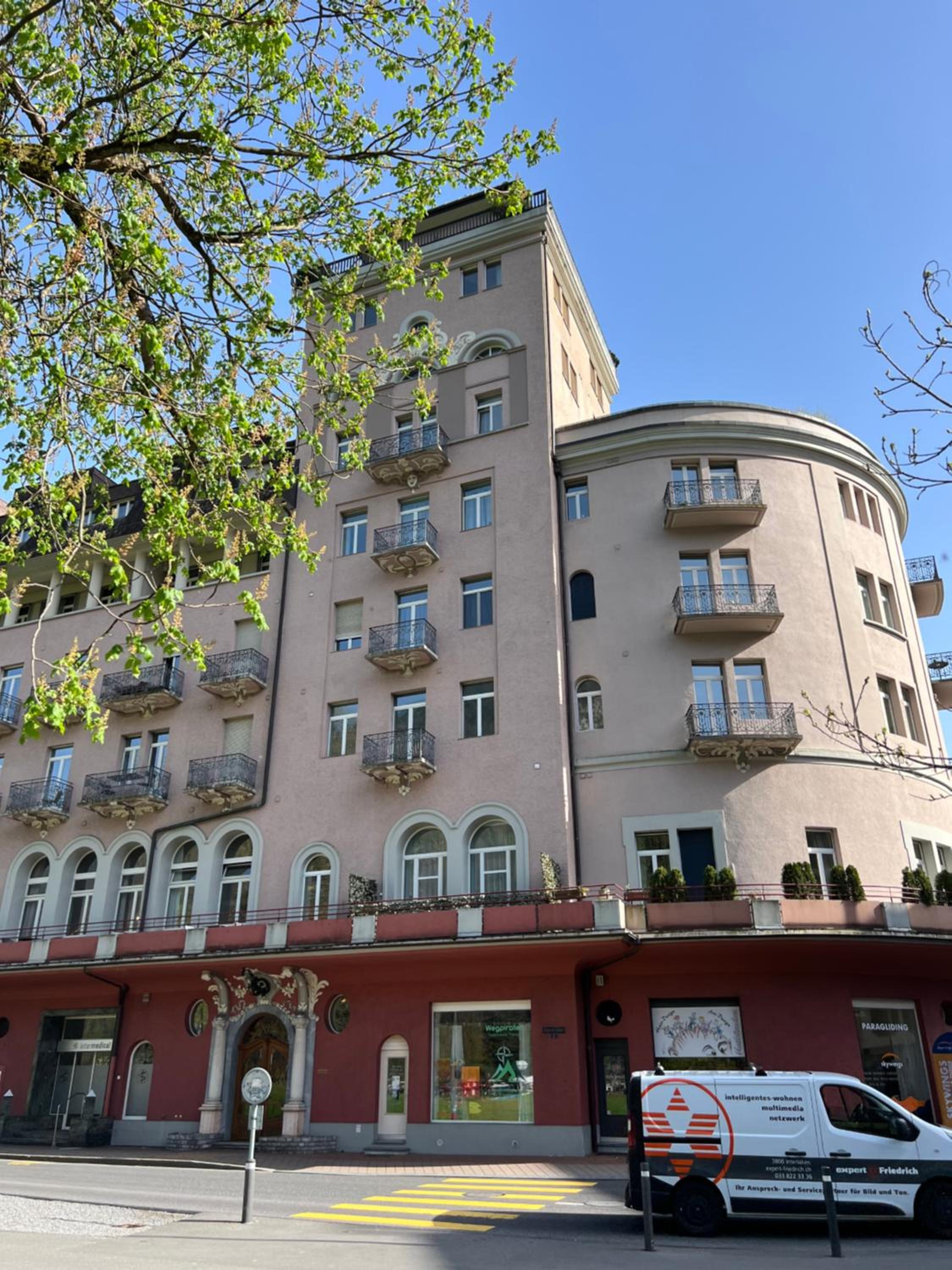 APARTMENT PETER