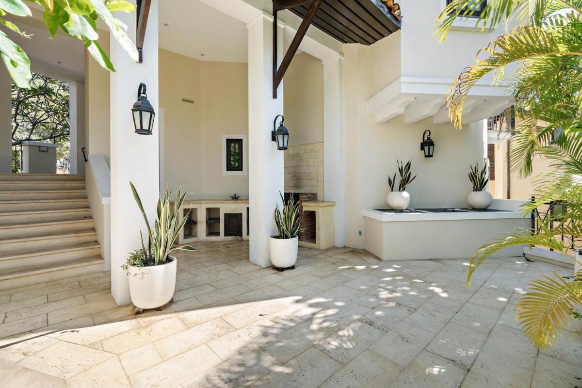 Stylish Beach-Themed Condo with Two Bedrooms and Lovely Ocean Views