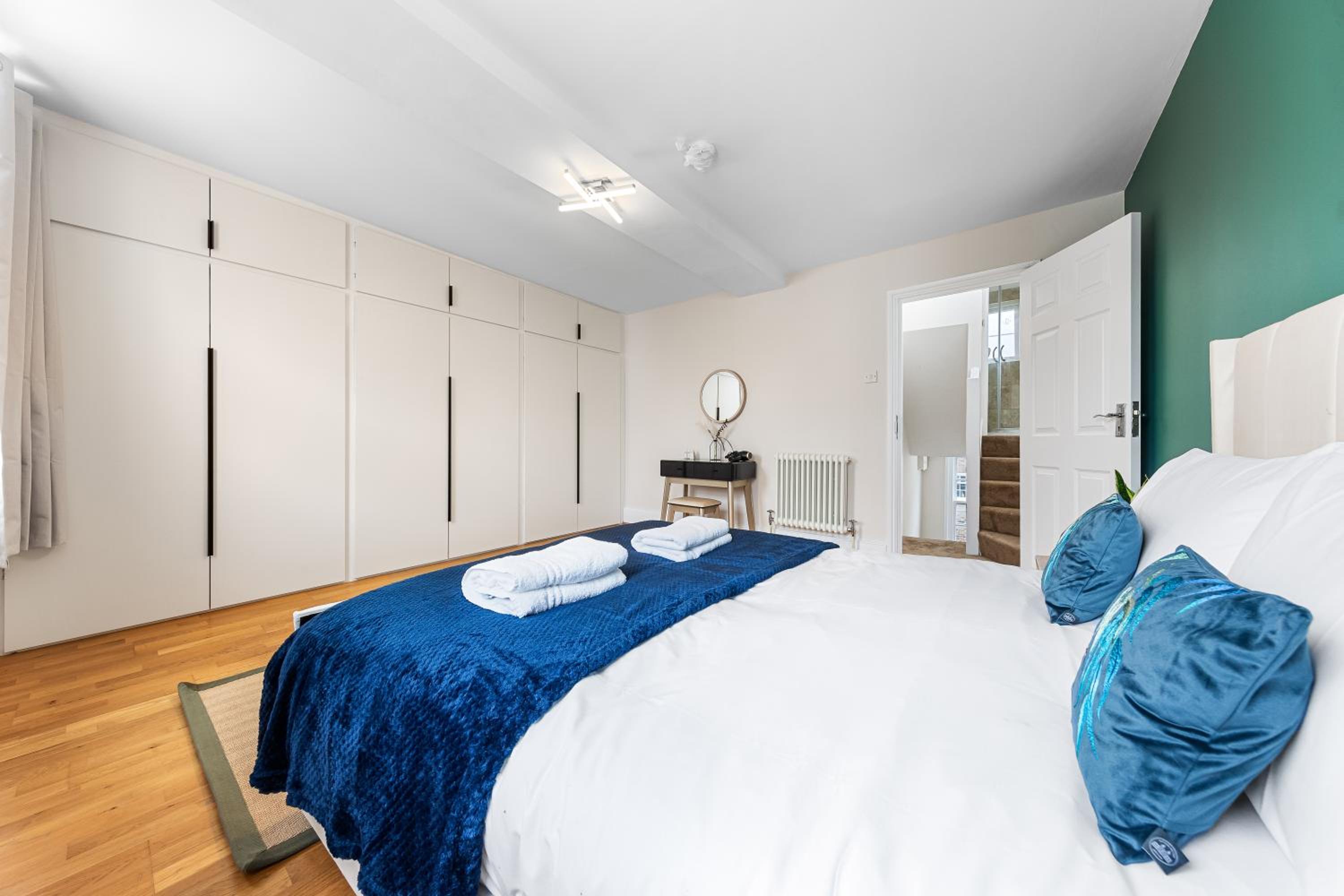 Serviced Duplex in Paddington, near Hyde Park Marble Arch, W2 London