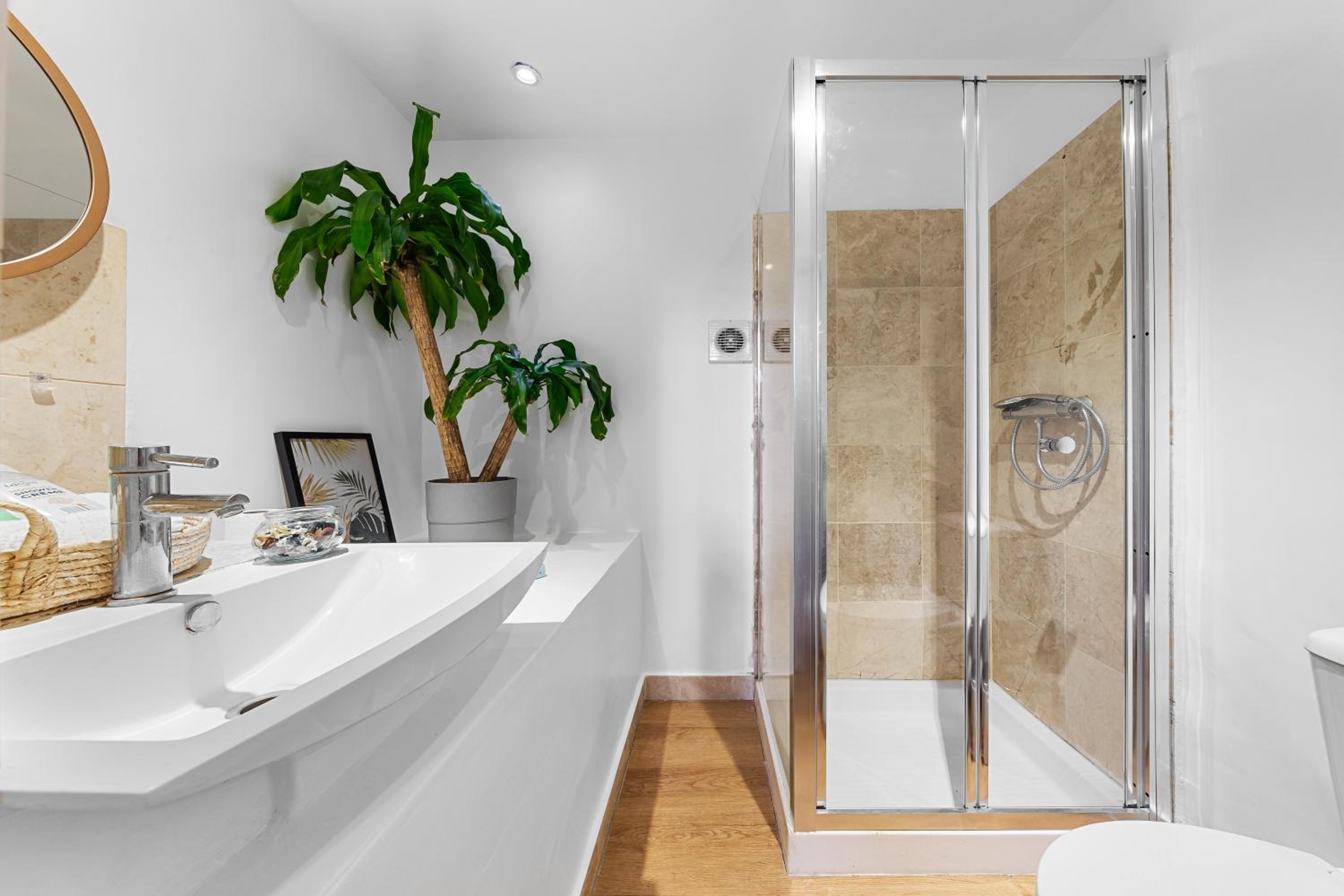 Serviced Duplex in Paddington, near Hyde Park Marble Arch, W2 London