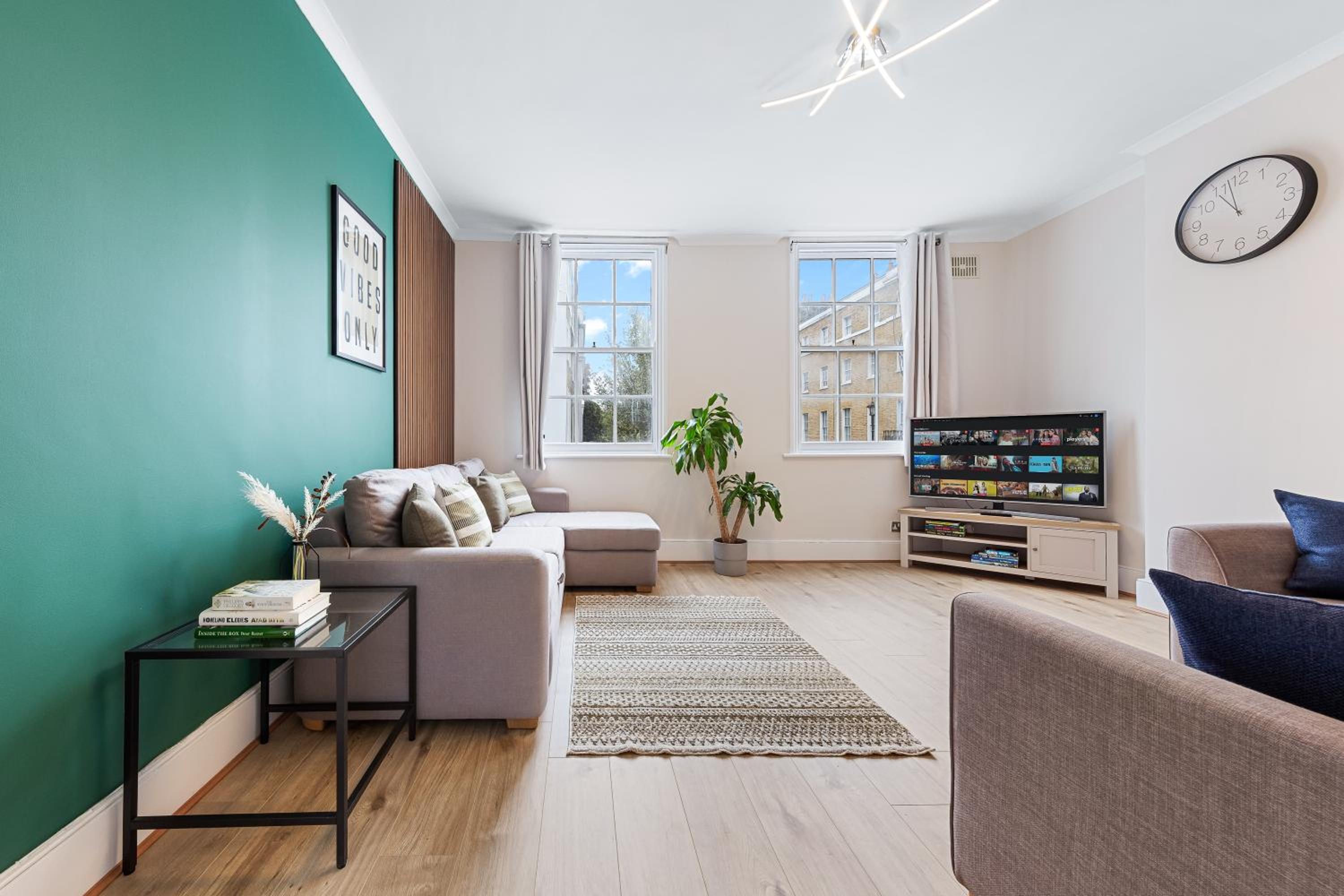 Serviced Duplex in Paddington, near Hyde Park Marble Arch, W2 London