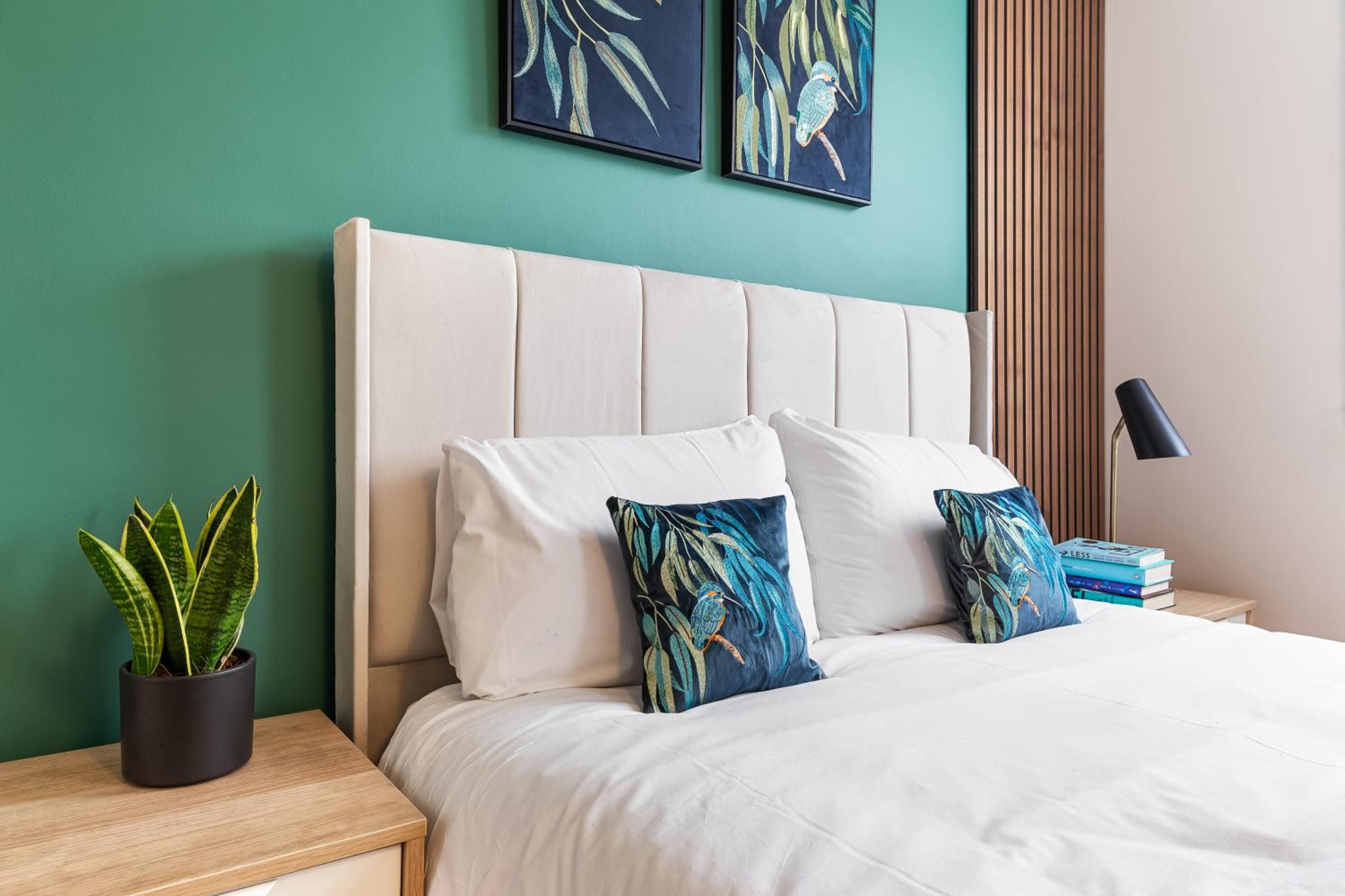 Serviced Duplex in Paddington, near Hyde Park Marble Arch, W2 London