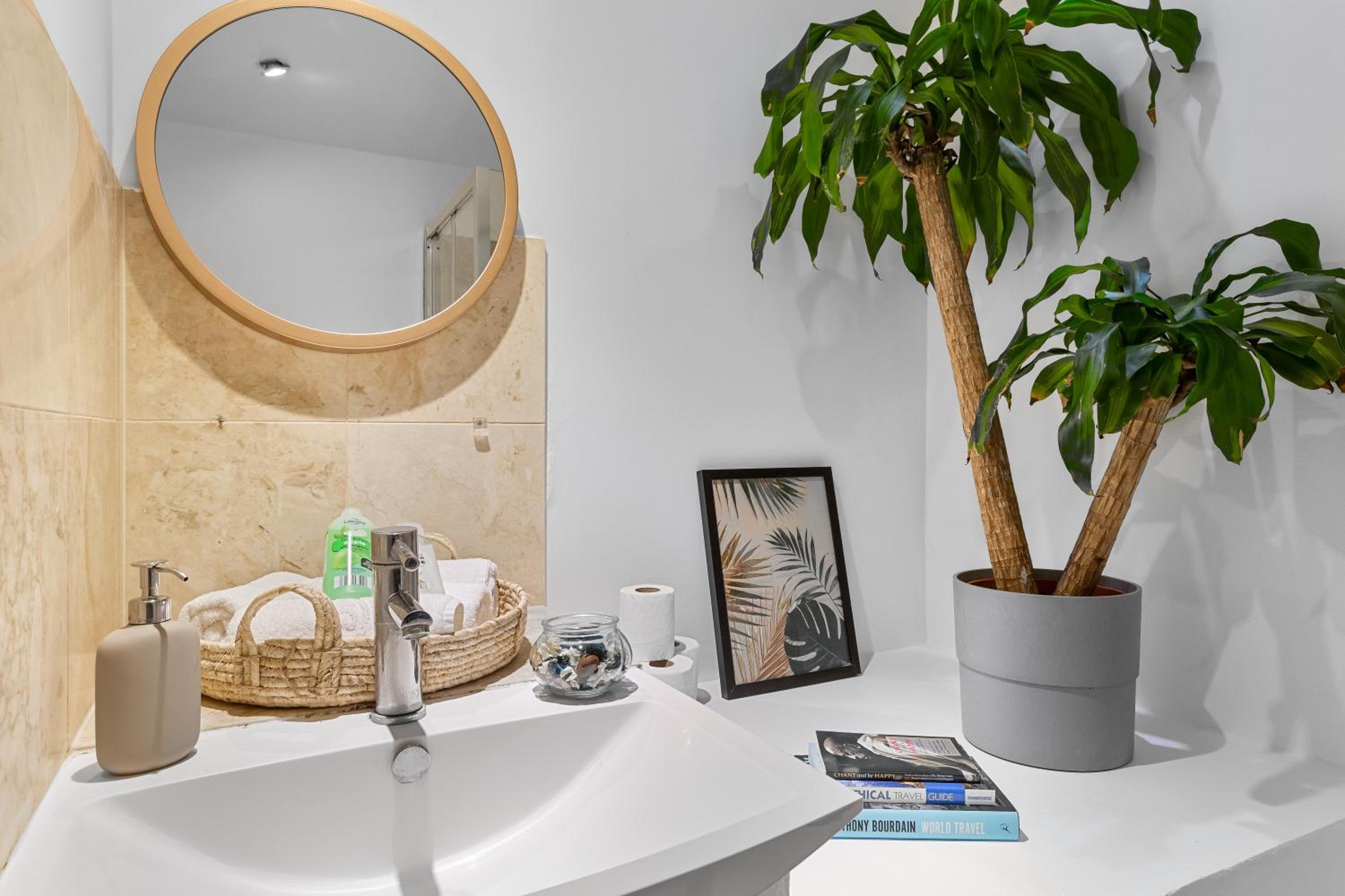 Serviced Duplex in Paddington, near Hyde Park Marble Arch, W2 London