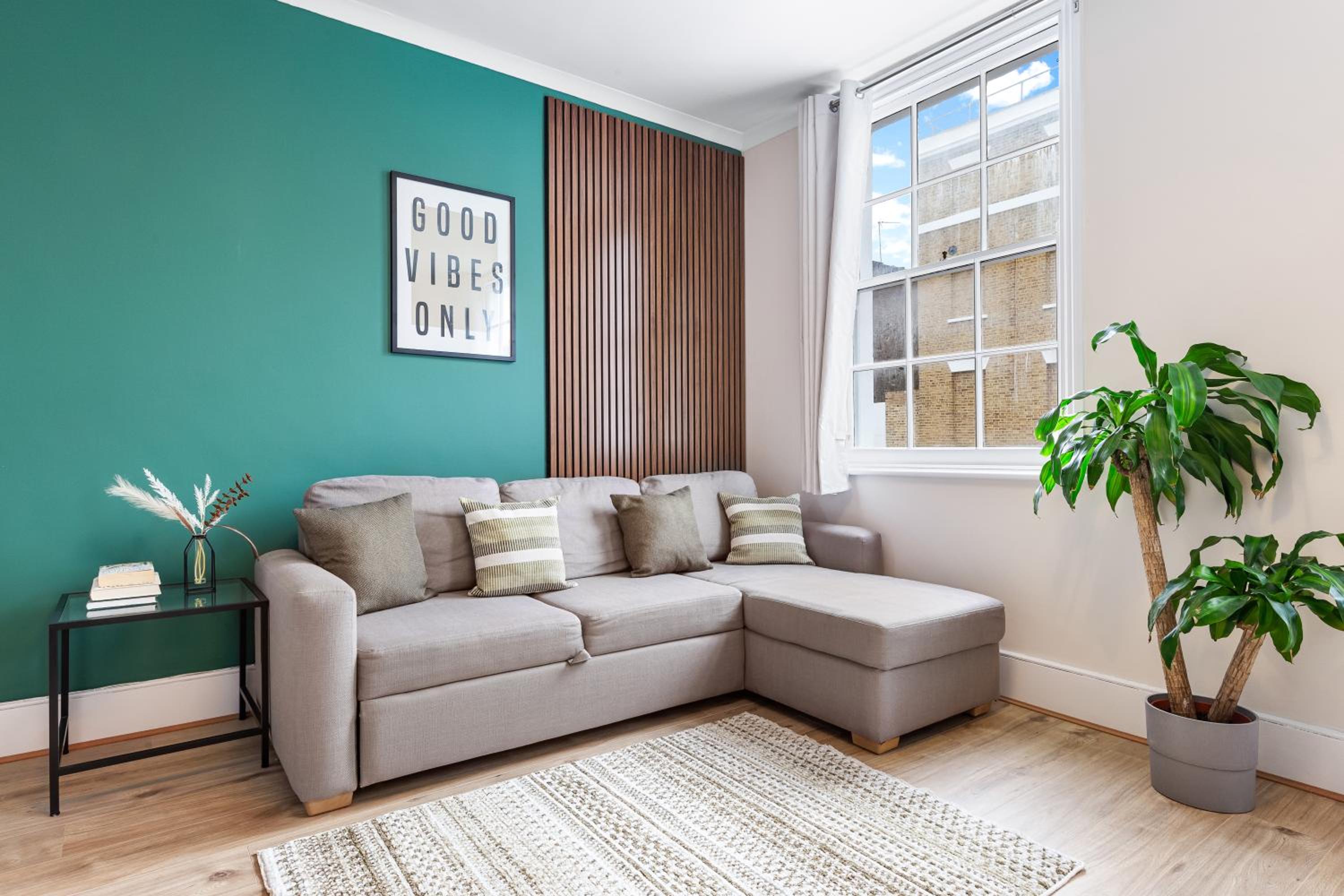 Serviced Duplex in Paddington, near Hyde Park Marble Arch, W2 London