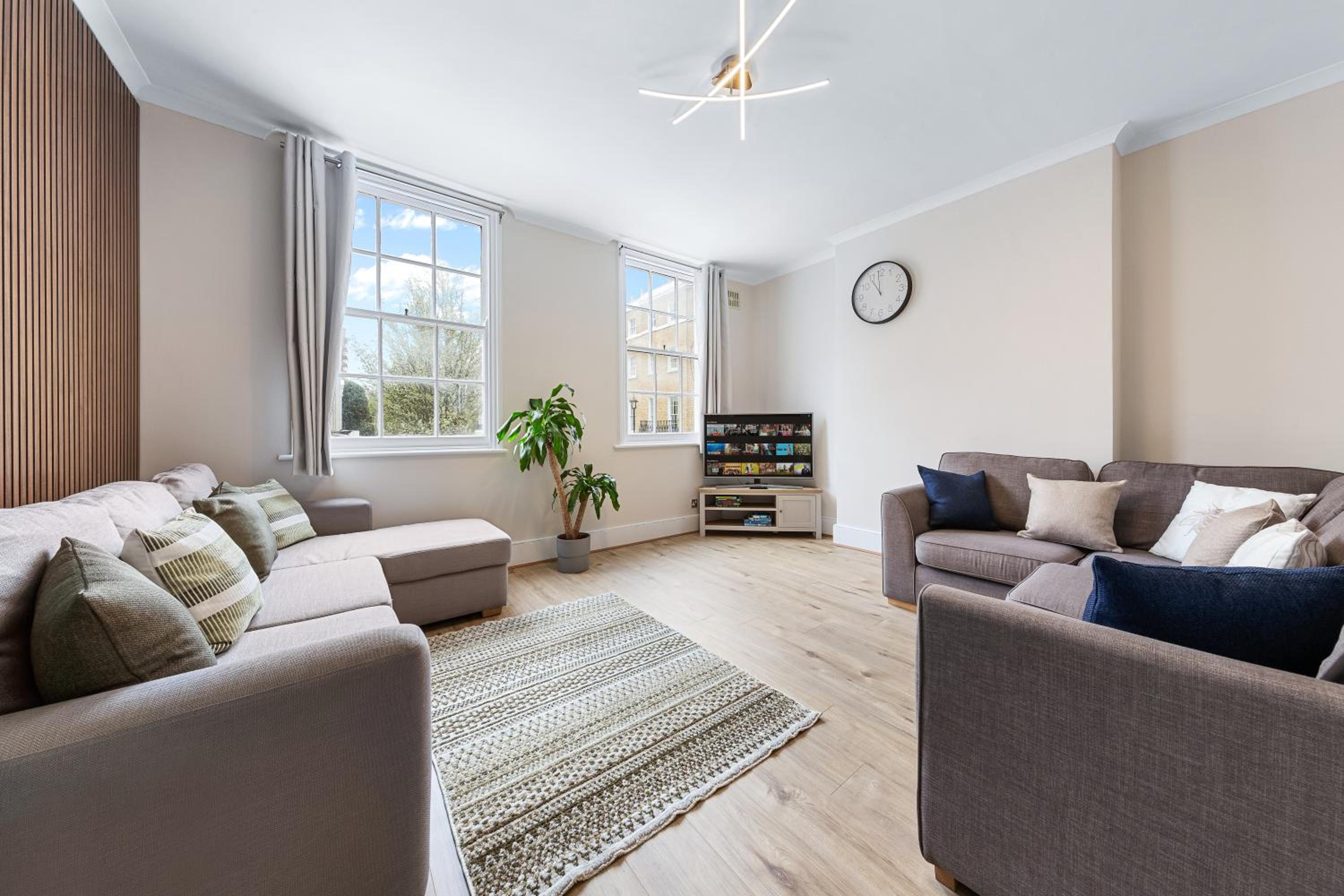 Serviced Duplex in Paddington, near Hyde Park Marble Arch, W2 London