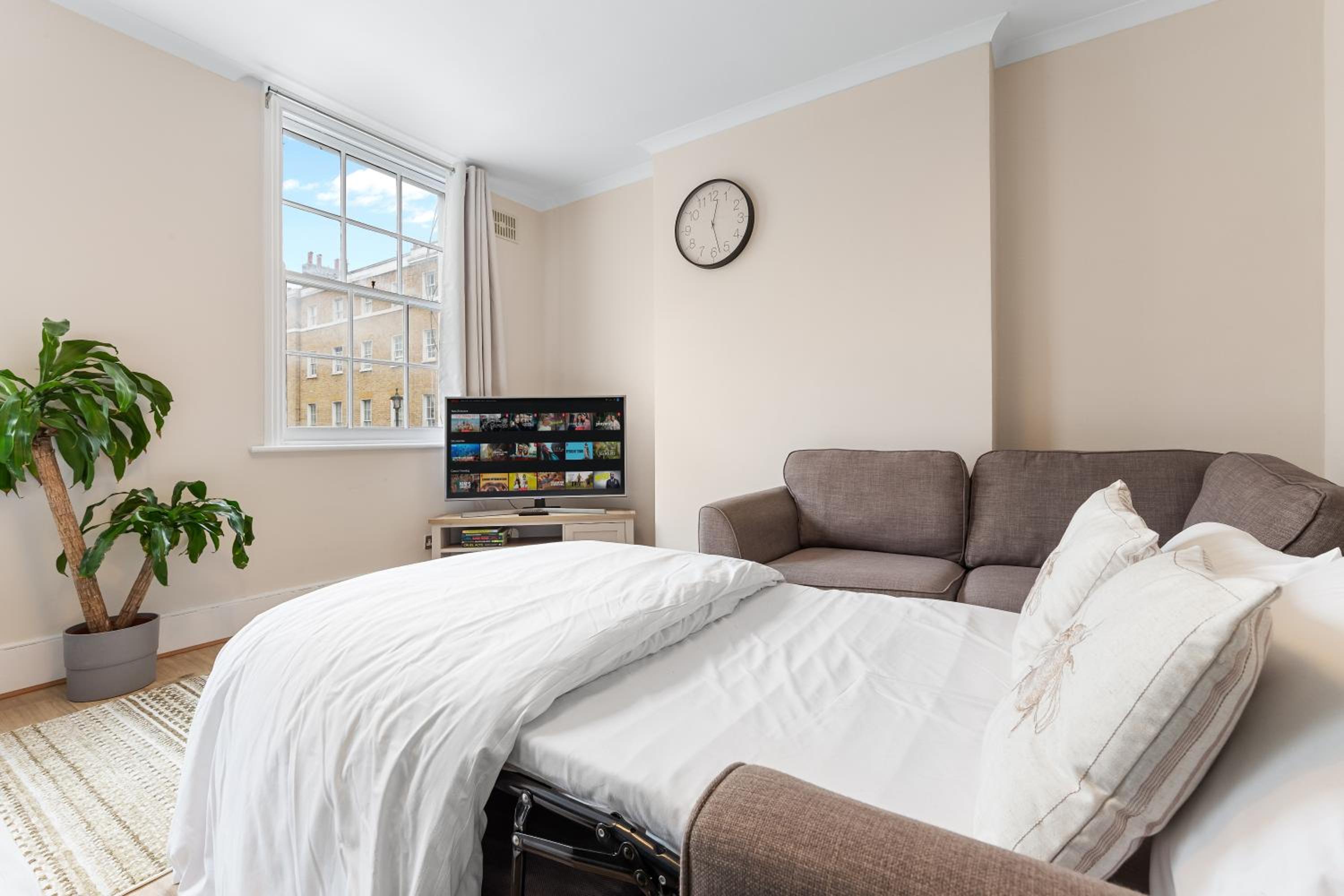 Serviced Duplex in Paddington, near Hyde Park Marble Arch, W2 London
