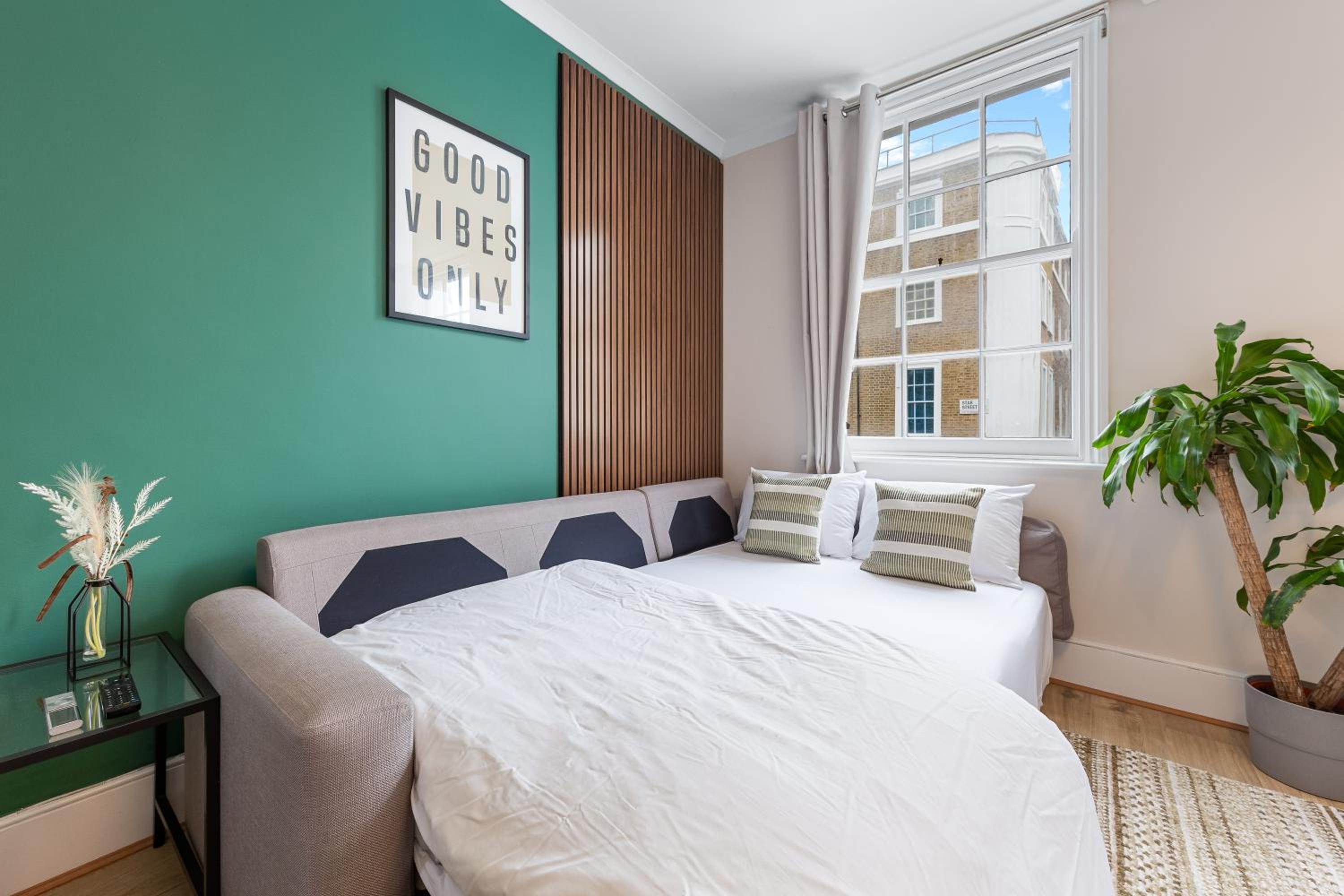 Serviced Duplex in Paddington, near Hyde Park Marble Arch, W2 London