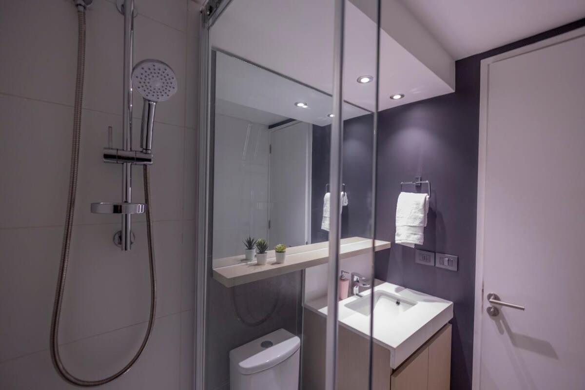 Cozy apartment steps away from Costanera Center