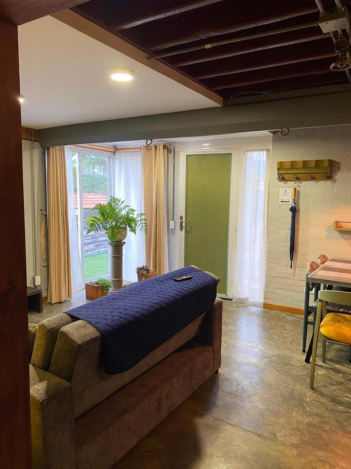 Container convertido en acogedor apartamento