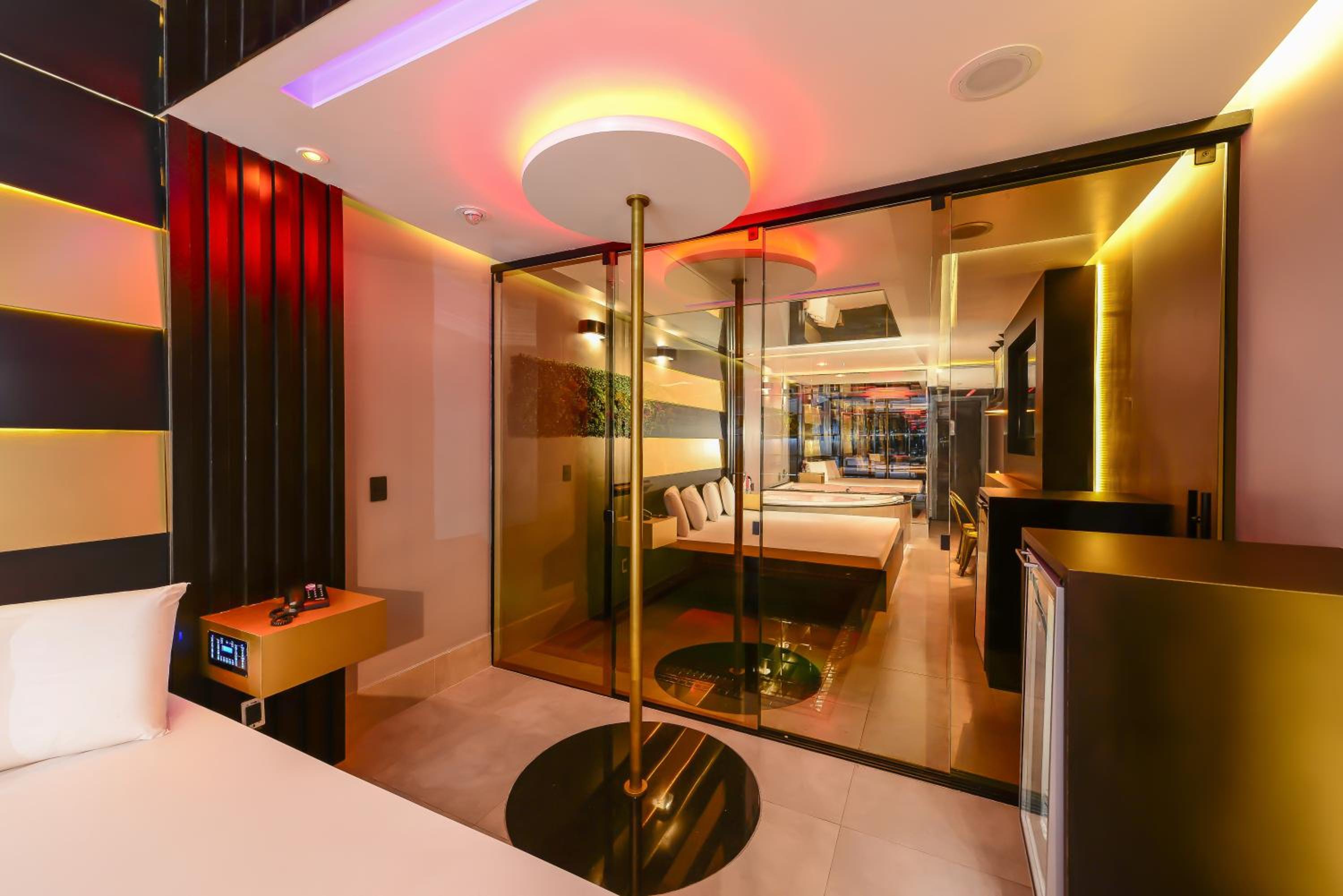 hotel room